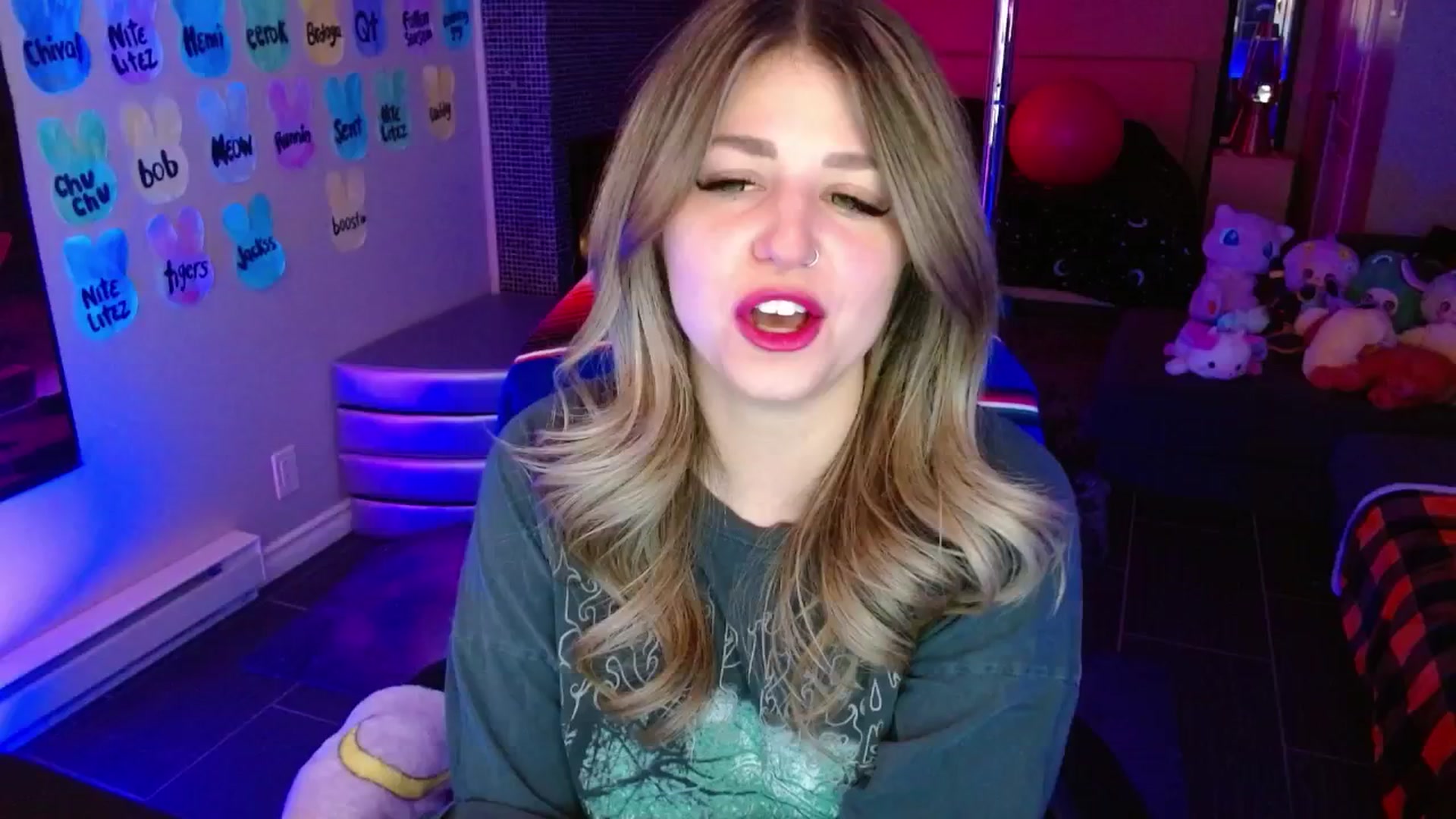 Gallery image thumbnail from Serafina's myfreecams stream on, 04/20/2026, 03:54 image 12 of 20
