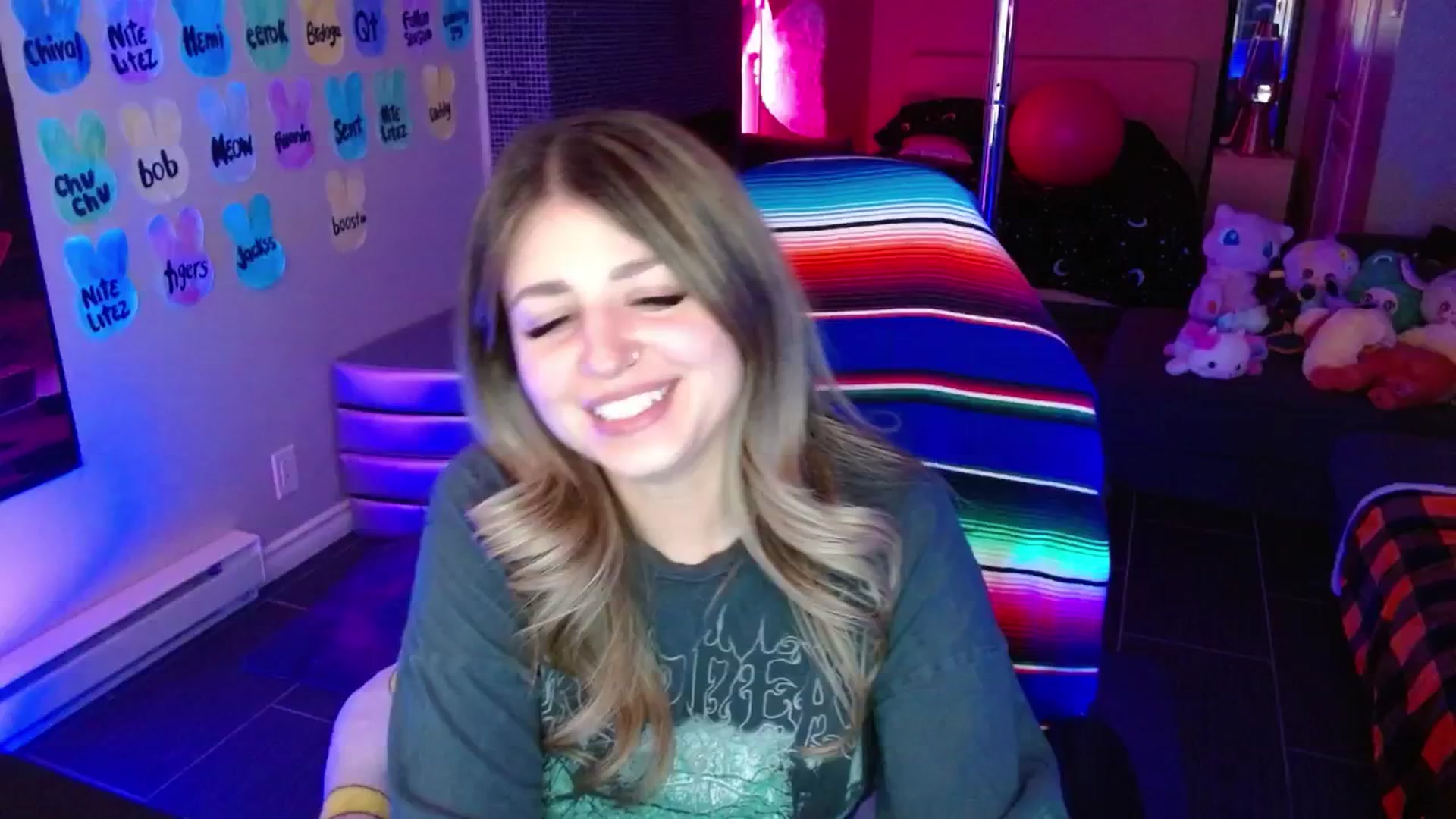Gallery image thumbnail from Serafina's myfreecams stream on, 04/20/2026, 03:54 image 1 of 20