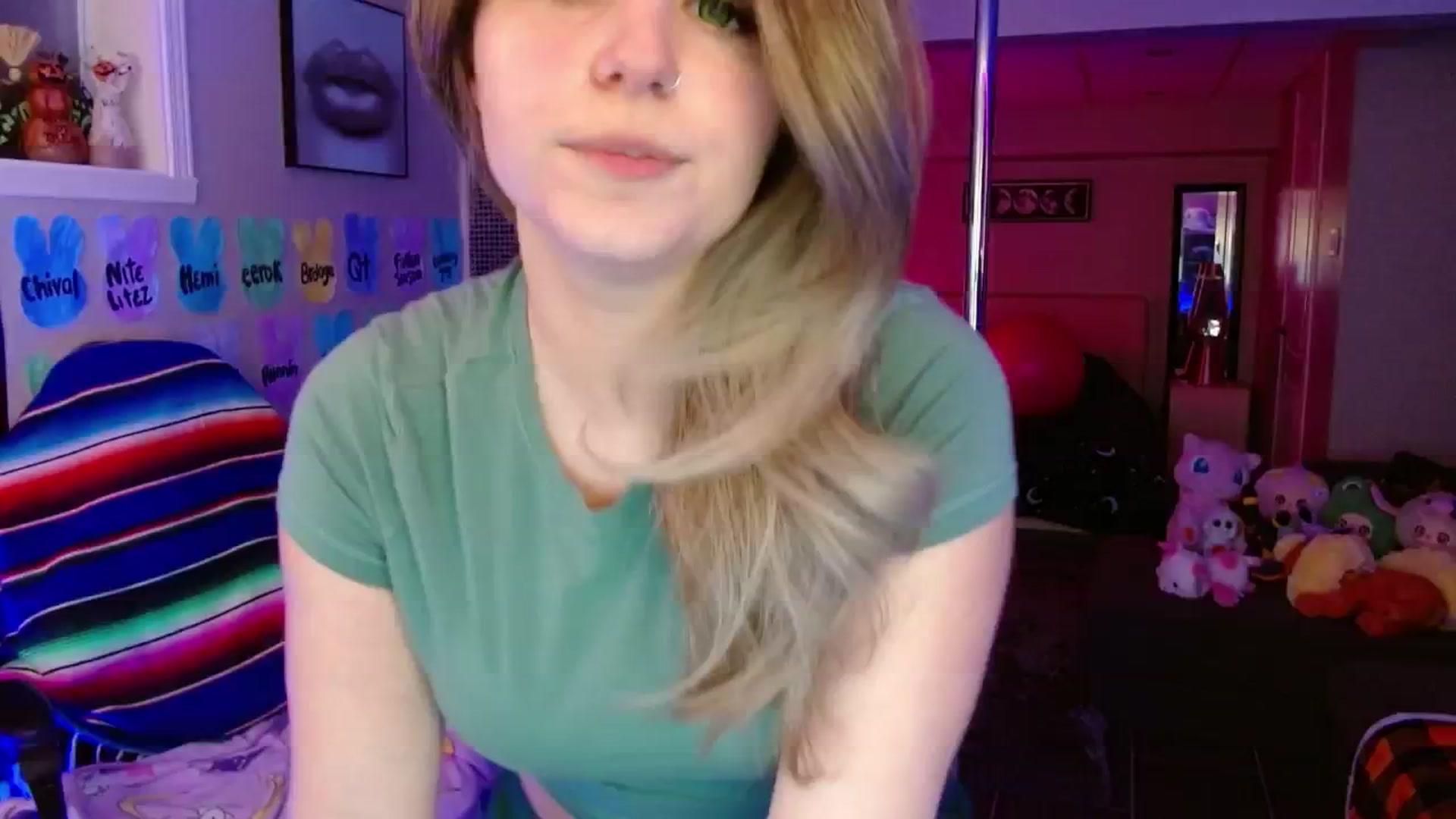 Gallery image thumbnail from Serafina's myfreecams stream on, 04/22/2026, 04:27 image 7 of 20