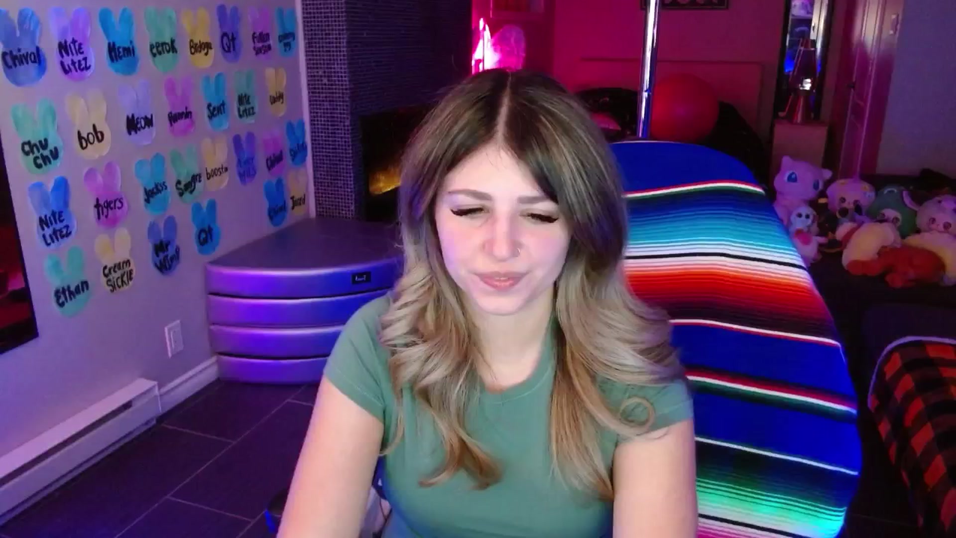 Gallery image thumbnail from Serafina's myfreecams stream on, 04/22/2026, 04:27 image 11 of 20