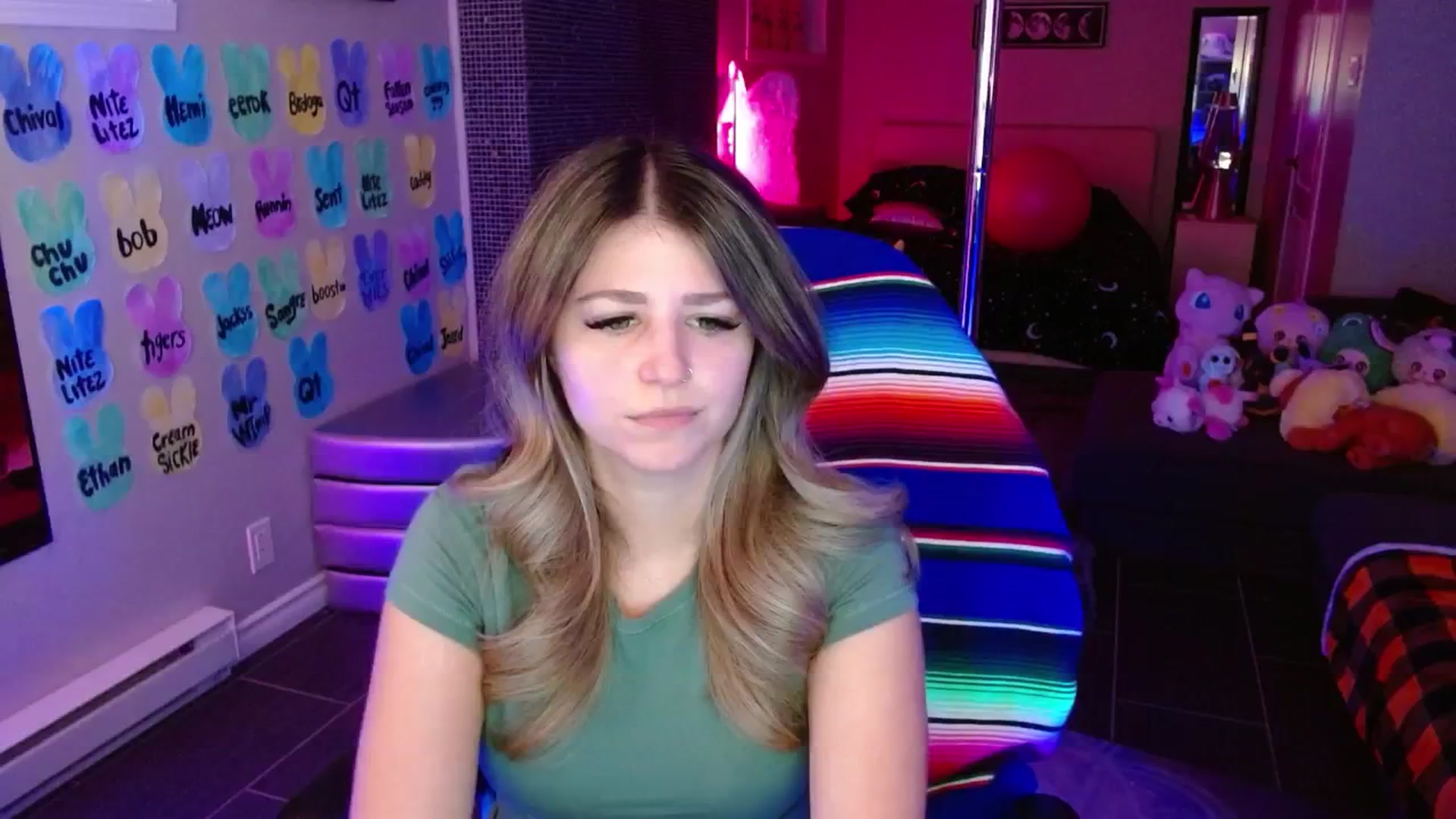 Gallery image thumbnail from Serafina's myfreecams stream on, 04/22/2026, 04:27 image 3 of 20