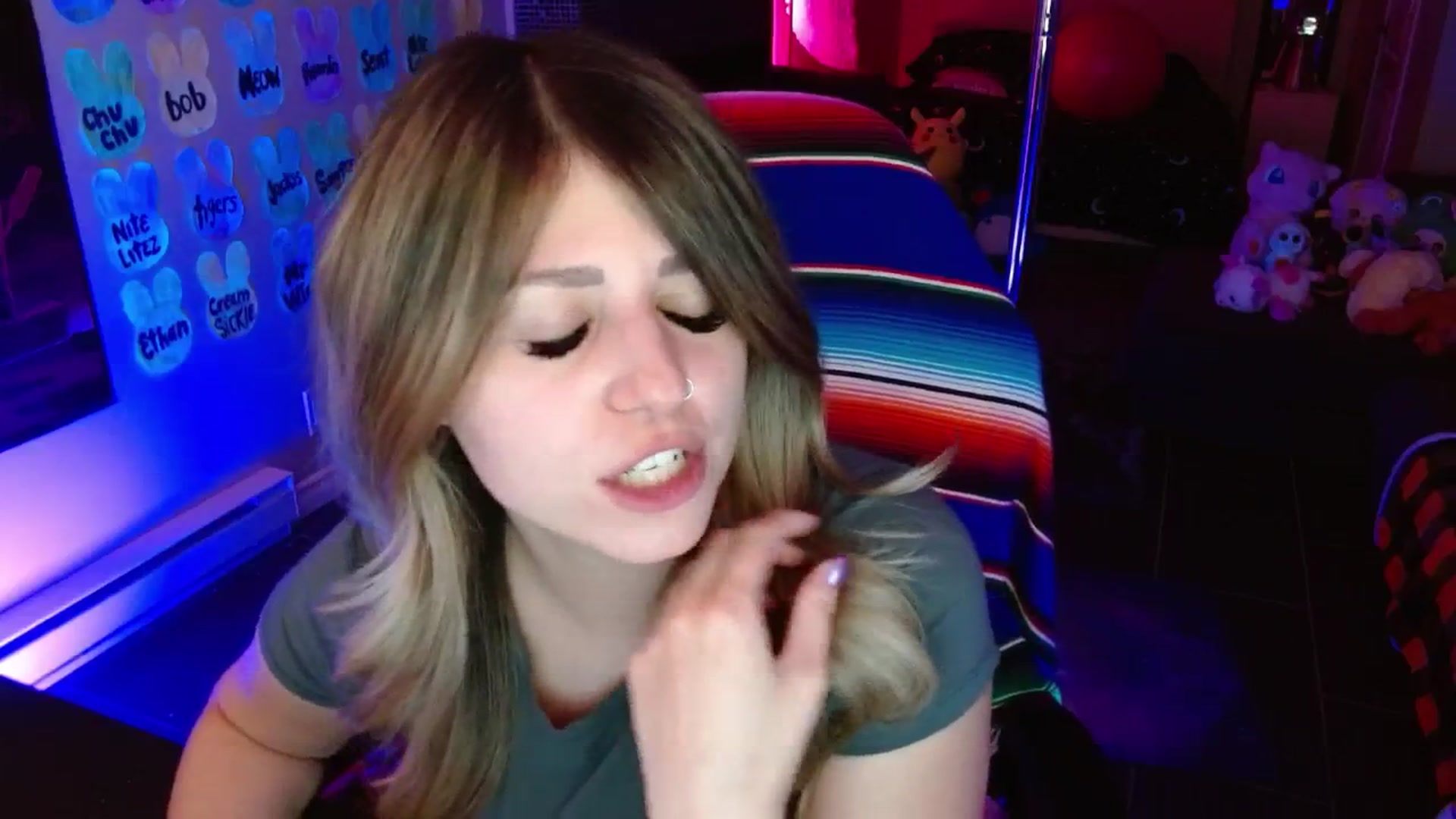 Gallery image thumbnail from Serafina's myfreecams stream on, 04/29/2026, 05:05 image 16 of 20