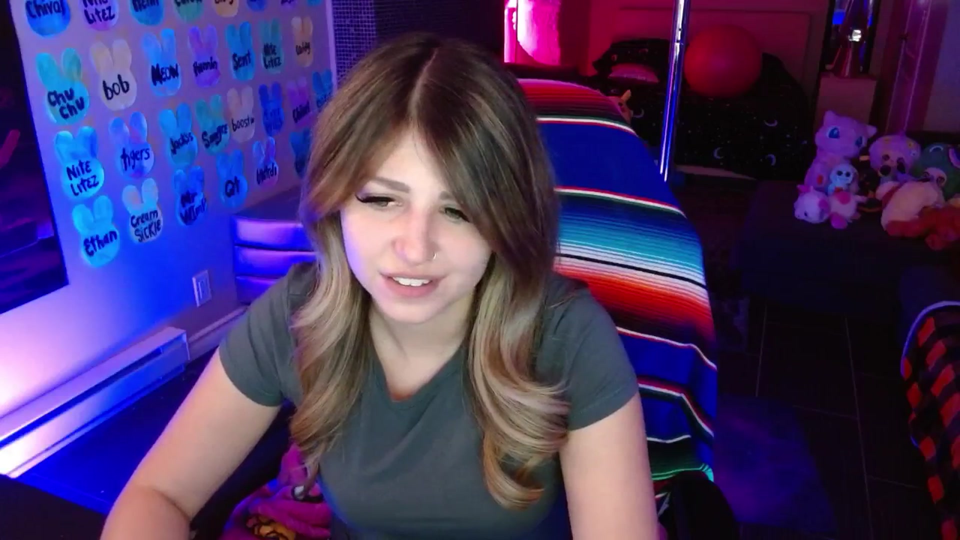 Gallery image thumbnail from Serafina's myfreecams stream on, 04/29/2026, 05:05 image 12 of 20