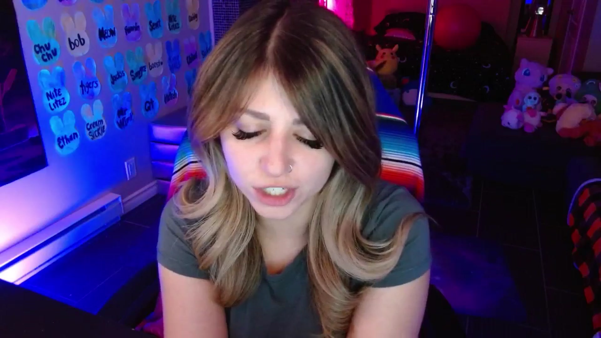 Gallery image thumbnail from Serafina's myfreecams stream on, 04/29/2026, 05:05 image 17 of 20