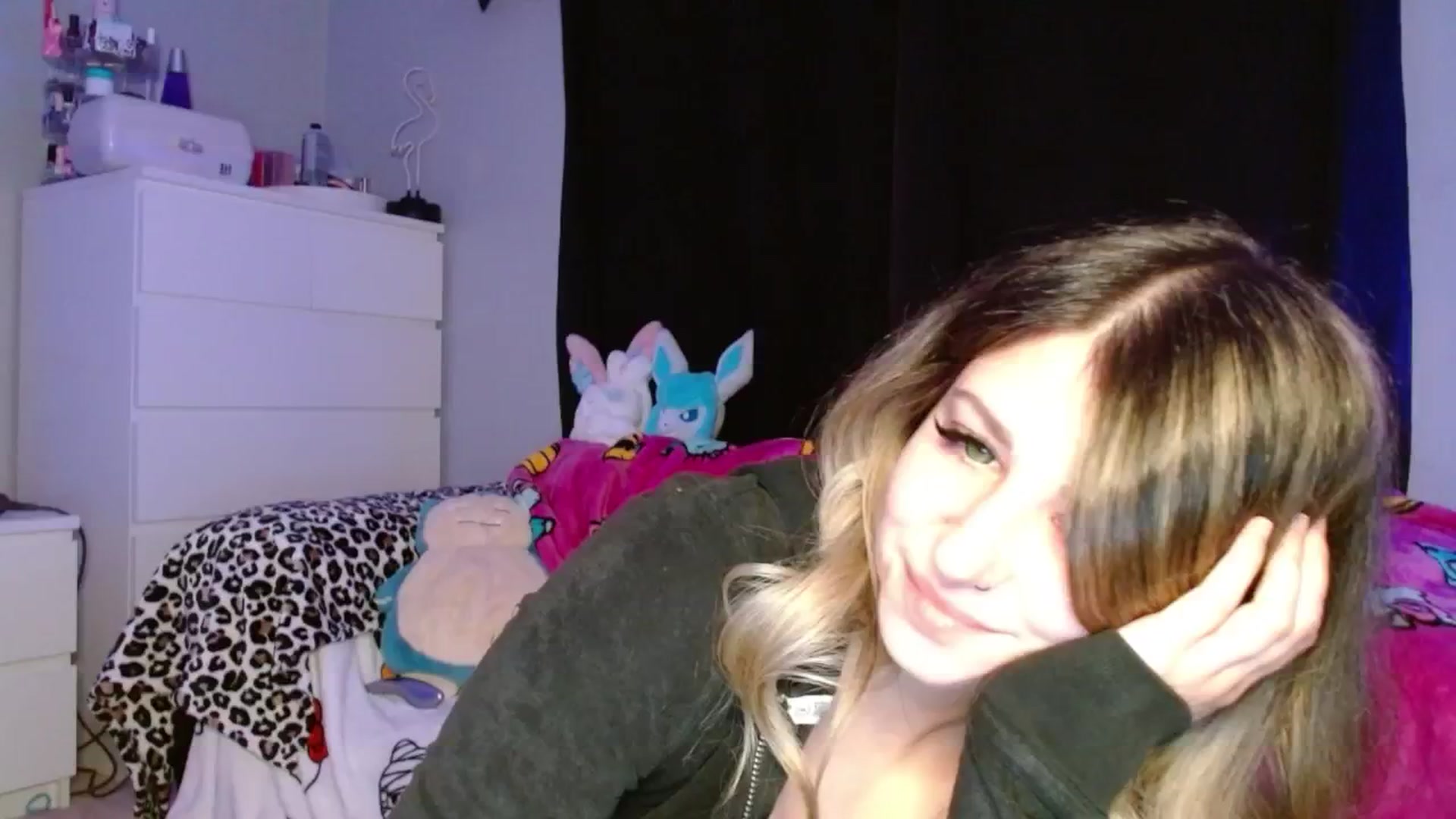 Gallery image thumbnail from Serafina's myfreecams stream on, 05/02/2026, 03:49 image 8 of 20
