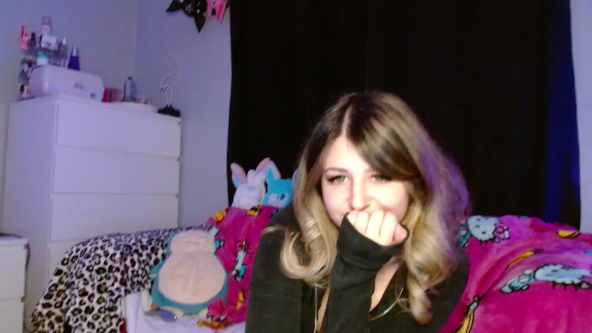 Gallery image thumbnail from Serafina's myfreecams stream on, 05/02/2026, 03:49 image 10 of 20