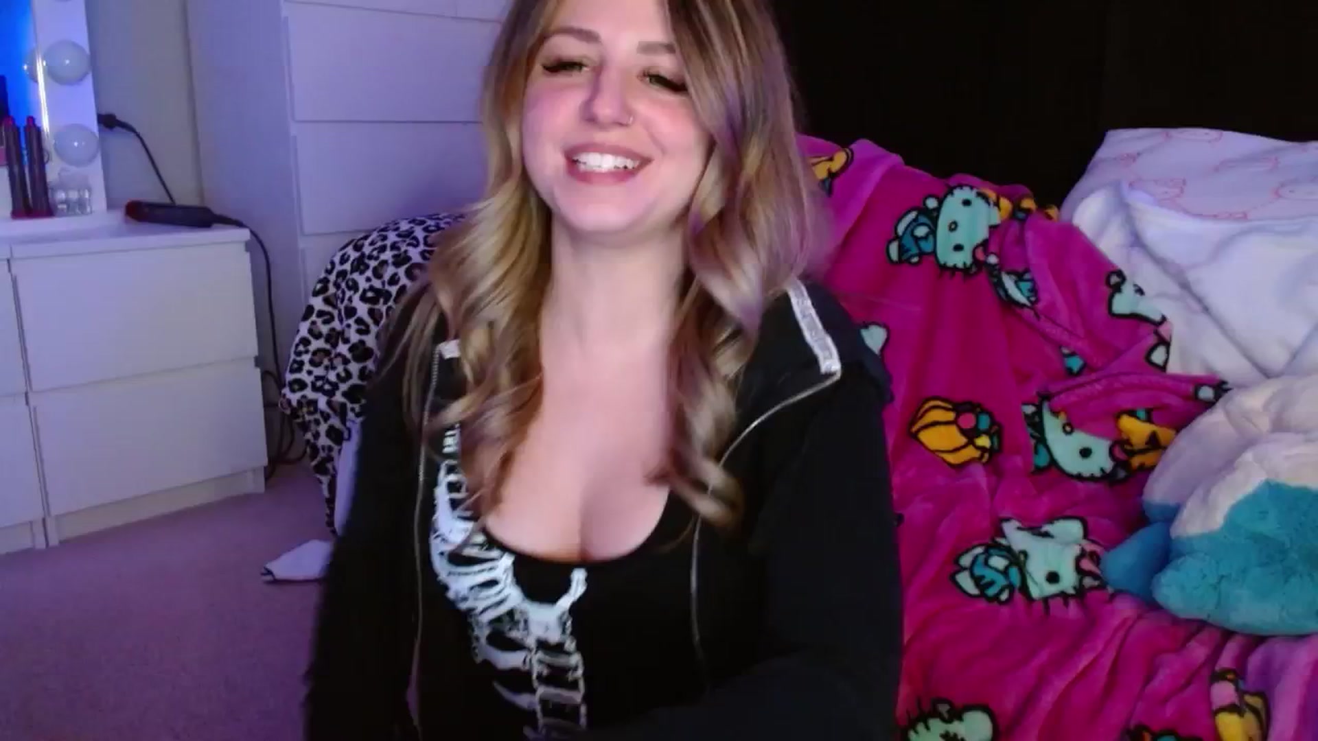 Gallery image thumbnail from Serafina's myfreecams stream on, 05/04/2026, 04:30 image 11 of 20