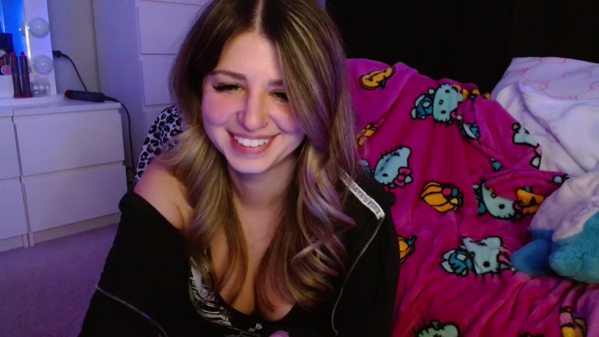 Gallery image thumbnail from Serafina's myfreecams stream on, 05/04/2026, 04:30 image 8 of 20