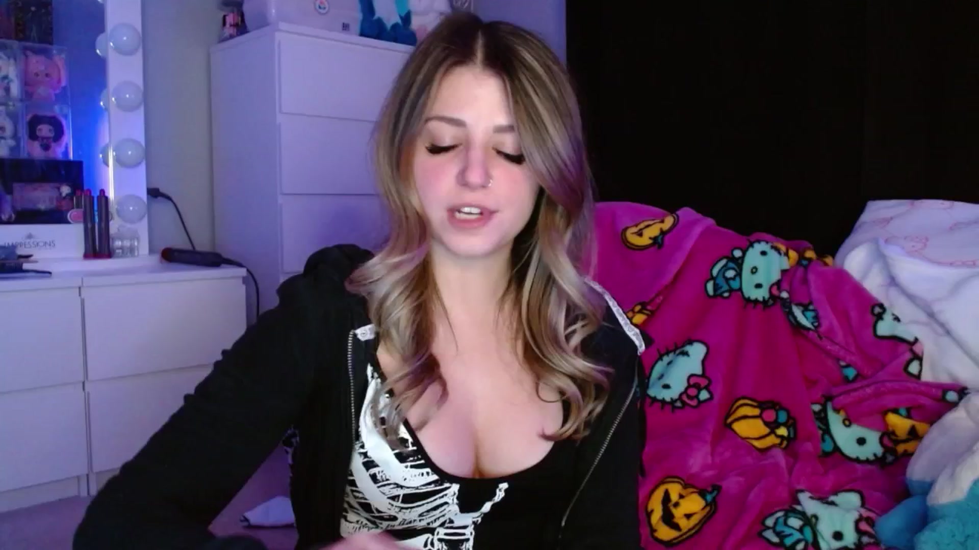 Gallery image thumbnail from Serafina's myfreecams stream on, 05/04/2026, 04:30 image 14 of 20