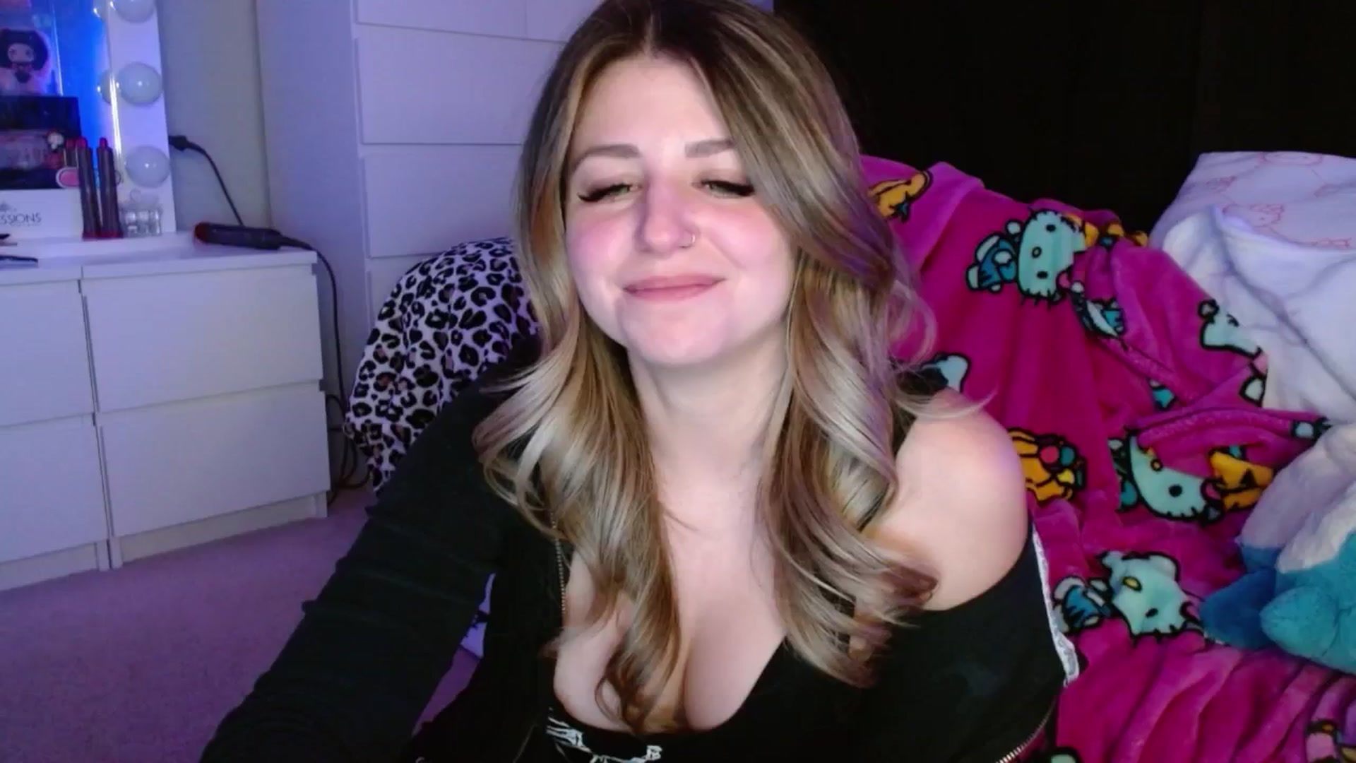 Gallery image thumbnail from Serafina's myfreecams stream on, 05/04/2026, 04:30 image 17 of 20