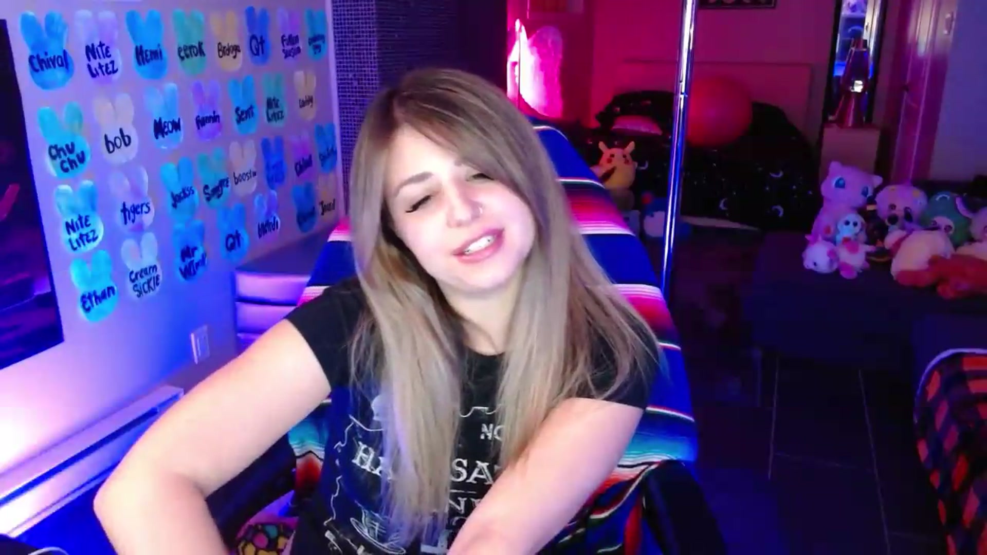 Gallery image thumbnail from Serafina's myfreecams stream on, 05/11/2026, 04:23 image 16 of 20