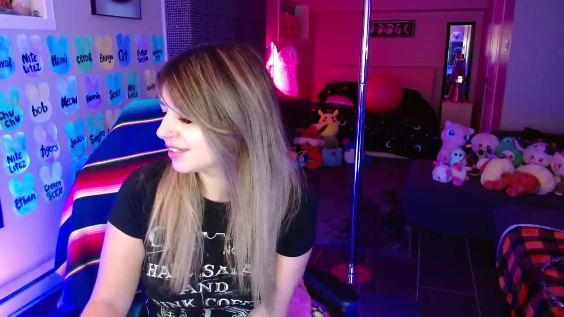 Gallery image thumbnail from Serafina's myfreecams stream on, 05/11/2026, 04:23 image 18 of 20