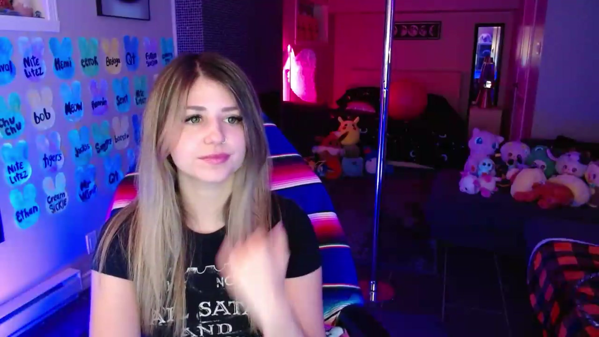 Gallery image thumbnail from Serafina's myfreecams stream on, 05/11/2026, 04:23 image 20 of 20