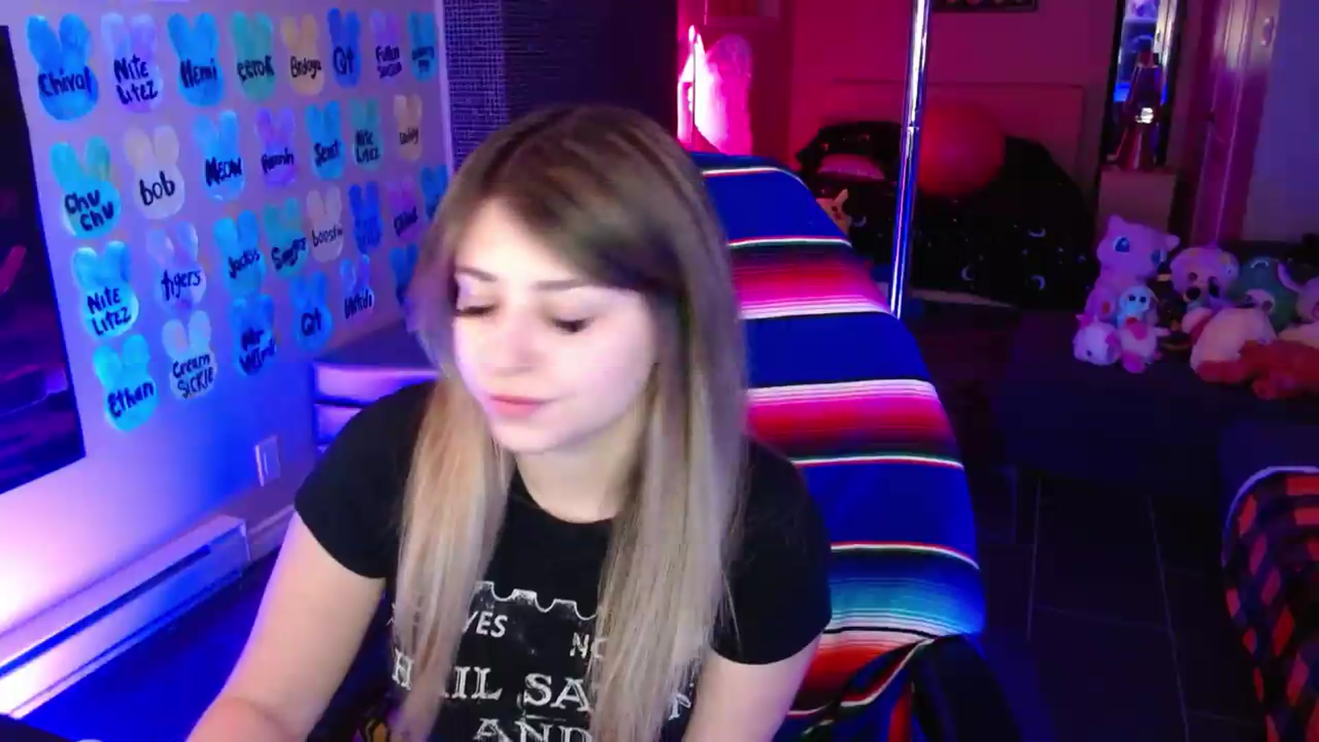 Gallery image thumbnail from Serafina's myfreecams stream on, 05/11/2026, 04:23 image 13 of 20