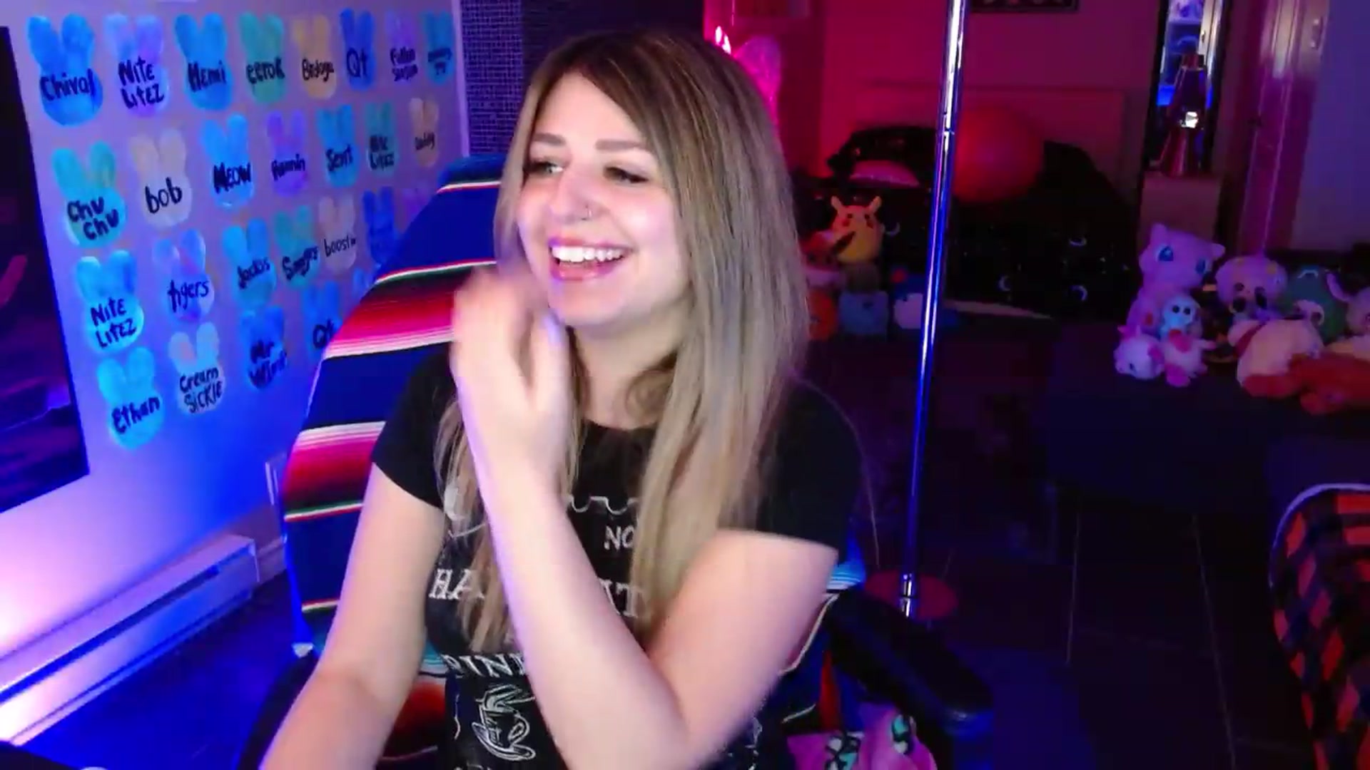 Gallery image thumbnail from Serafina's myfreecams stream on, 05/11/2026, 04:23 image 15 of 20