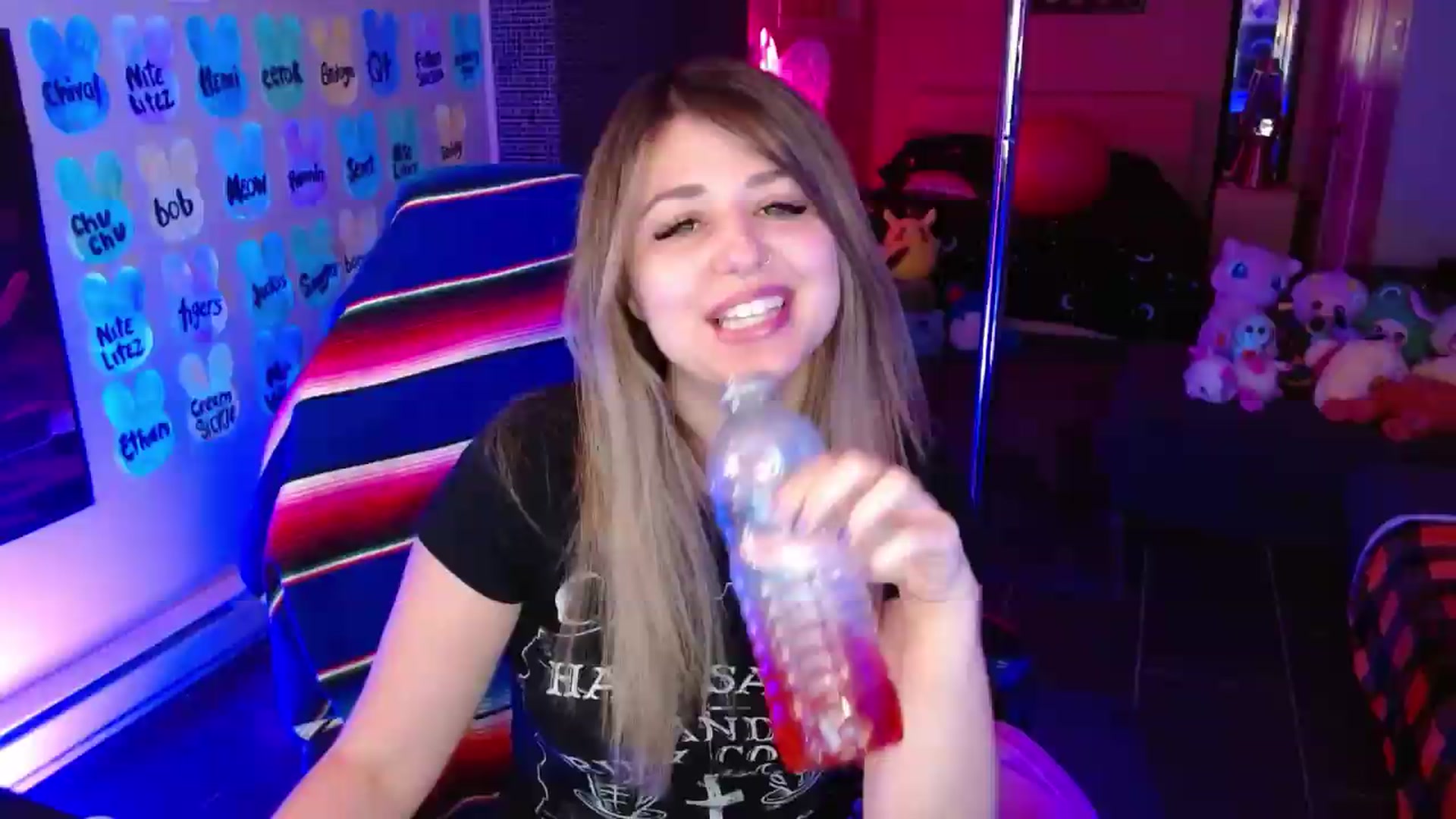 Gallery image thumbnail from Serafina's myfreecams stream on, 05/11/2026, 04:23 image 10 of 20
