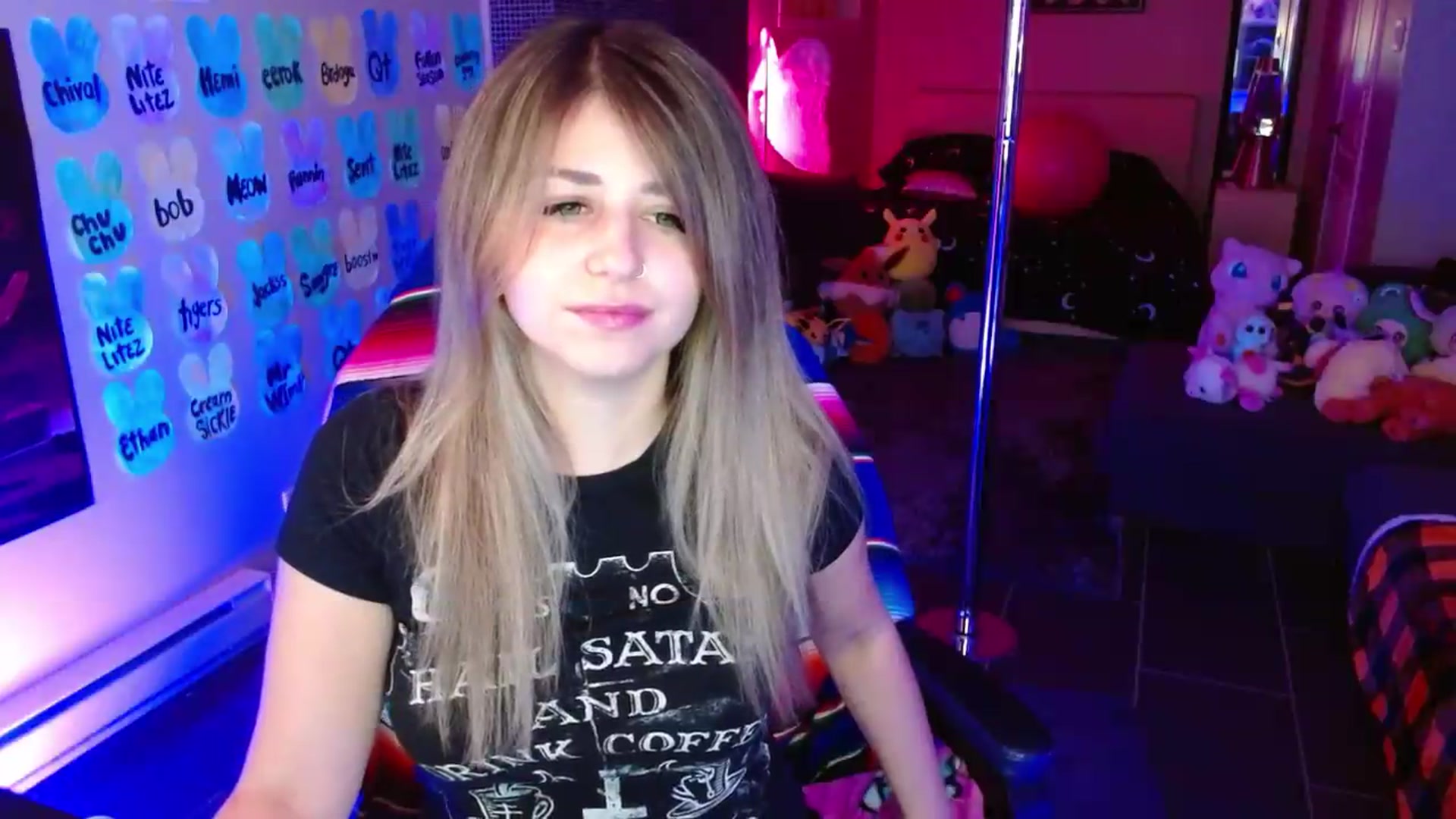 Gallery image thumbnail from Serafina's myfreecams stream on, 05/11/2026, 04:23 image 14 of 20