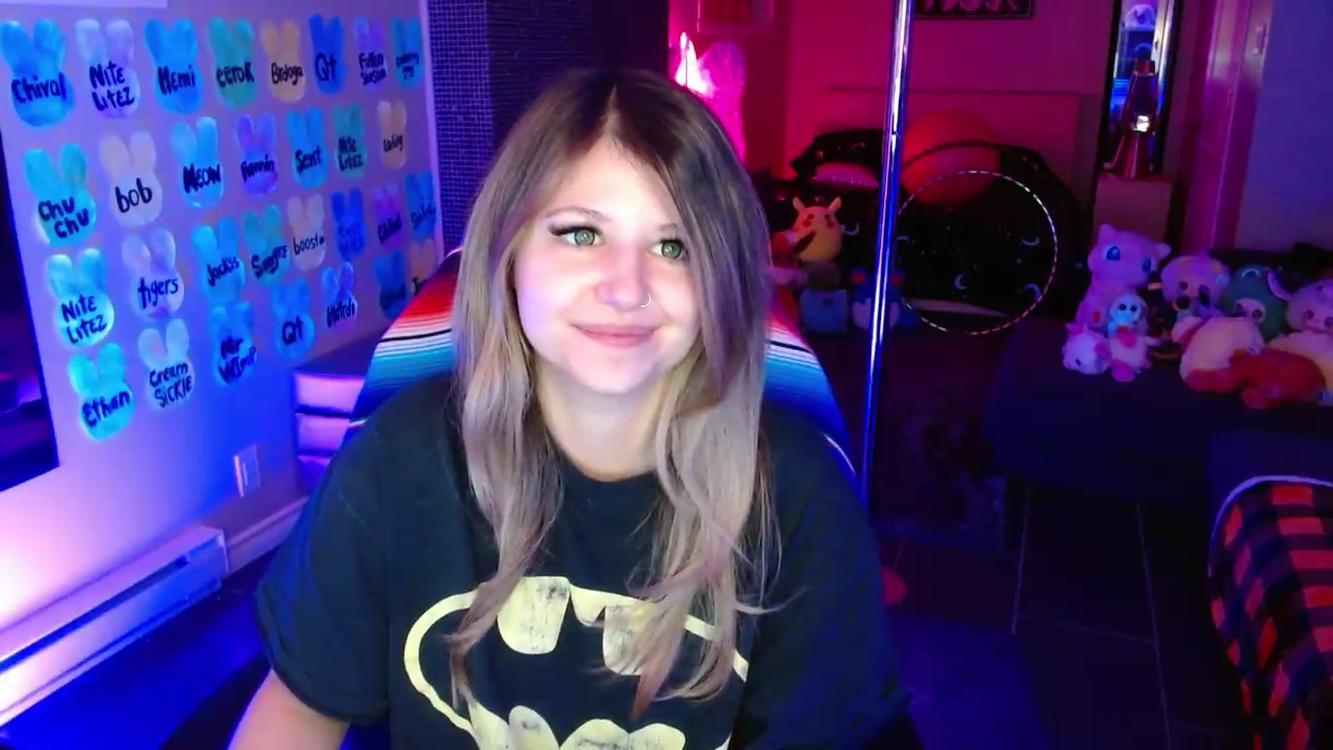 Gallery image thumbnail from Serafina's myfreecams stream on, 05/13/2026, 04:04 image 19 of 20