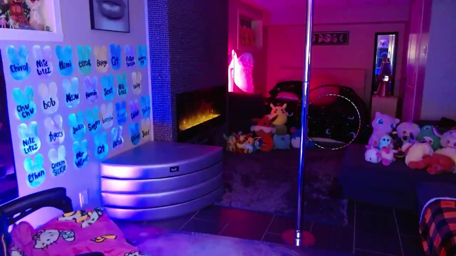 Gallery image thumbnail from Serafina's myfreecams stream on, 05/14/2026, 02:14 image 20 of 20