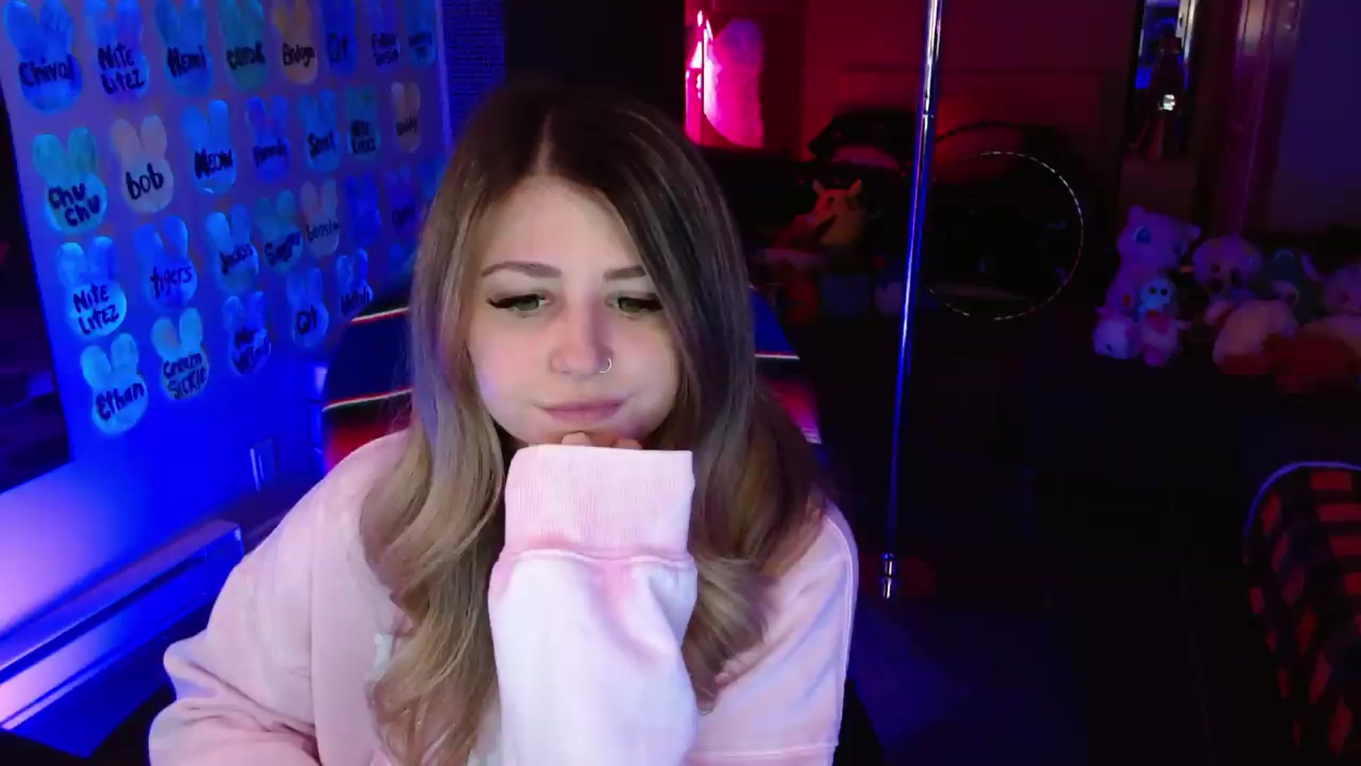 Gallery image thumbnail from Serafina's myfreecams stream on, 05/14/2026, 02:14 image 5 of 20