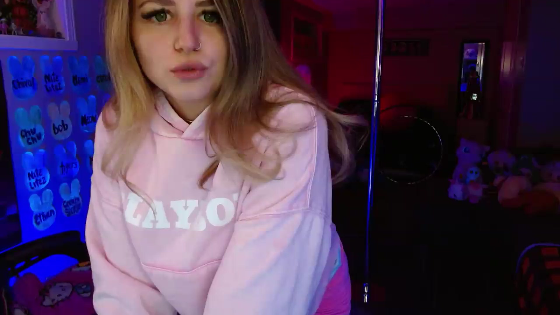 Gallery image thumbnail from Serafina's myfreecams stream on, 05/14/2026, 02:14 image 12 of 20