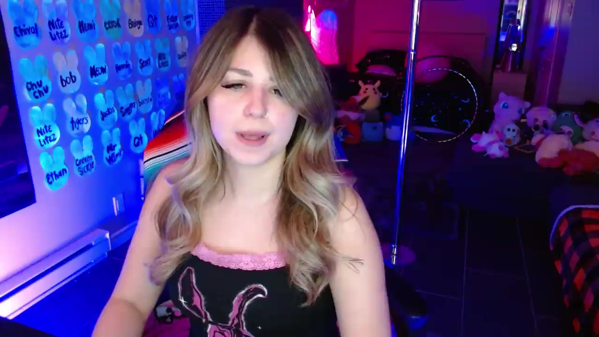 Gallery image thumbnail from Serafina's myfreecams stream on, 05/16/2026, 04:48 image 19 of 20