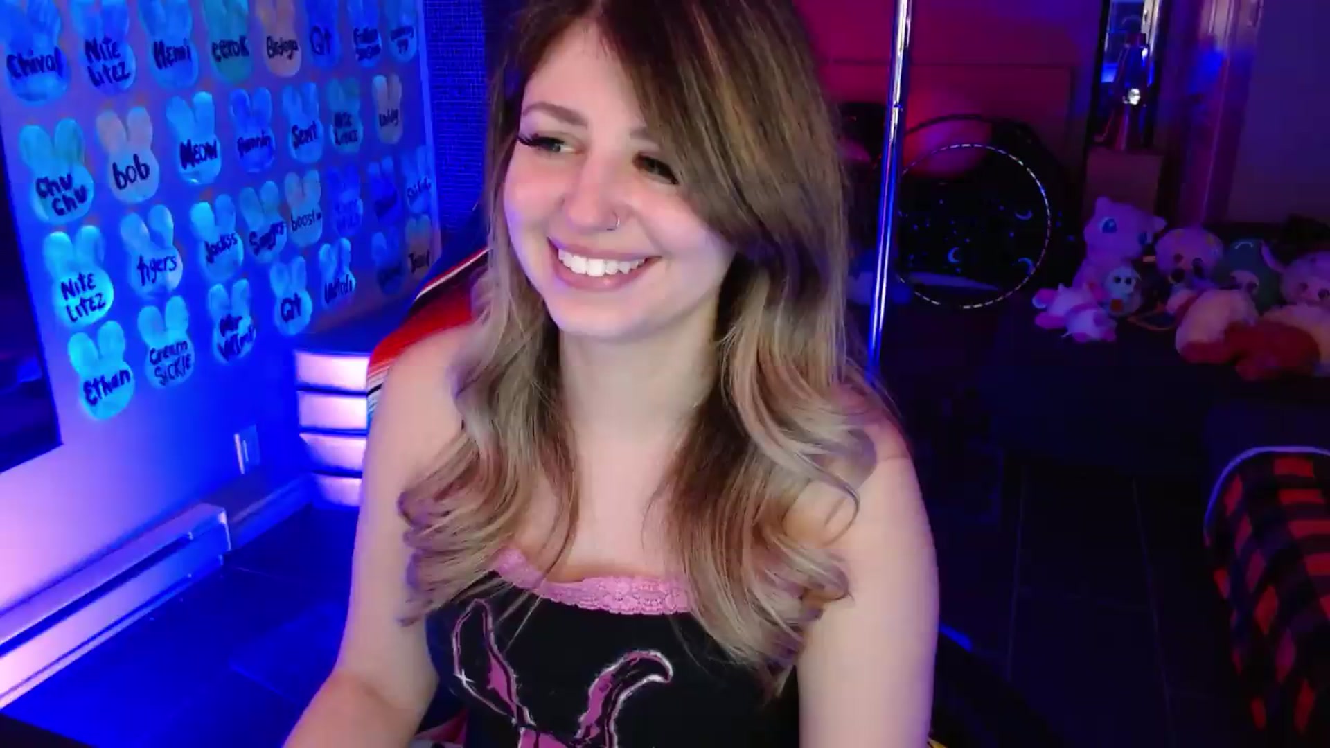 Gallery image thumbnail from Serafina's myfreecams stream on, 05/16/2026, 04:48 image 12 of 20