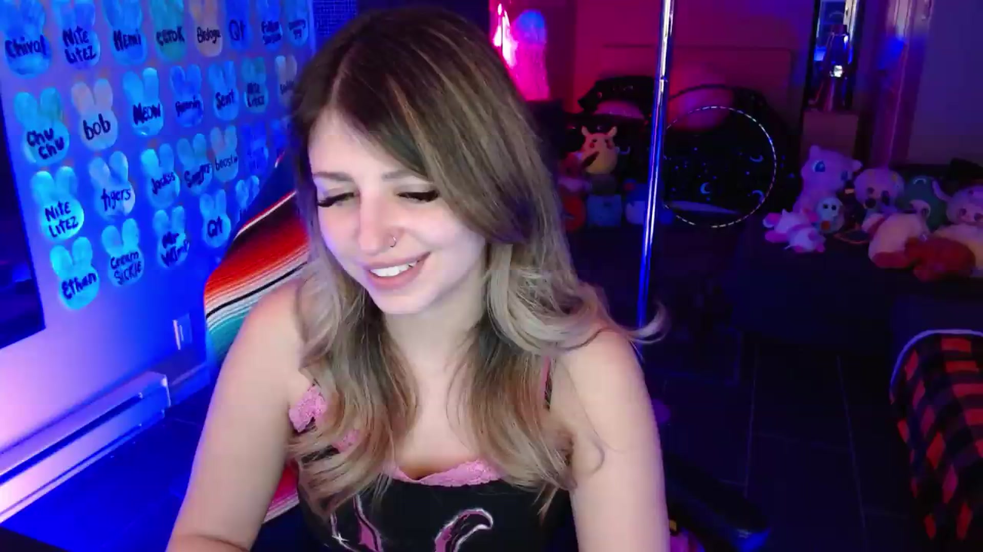 Gallery image thumbnail from Serafina's myfreecams stream on, 05/16/2026, 04:48 image 4 of 20