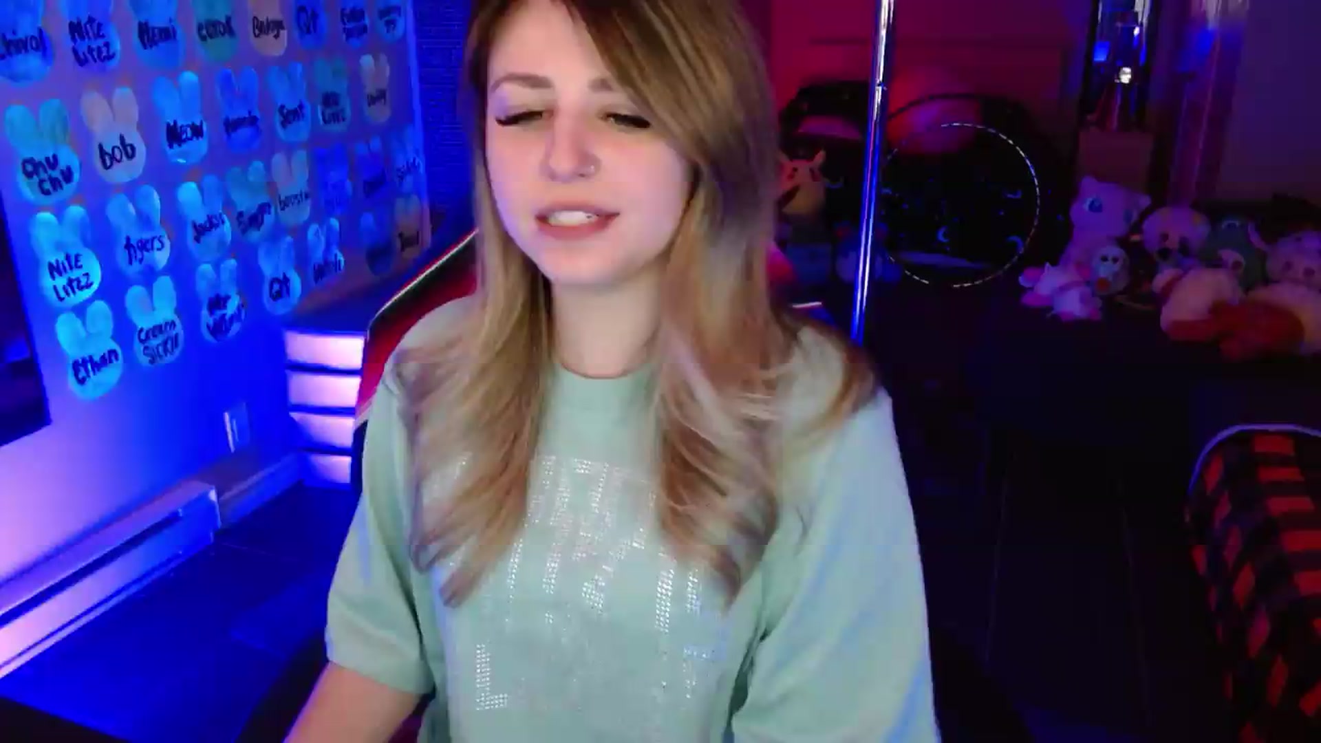 Gallery image thumbnail from Serafina's myfreecams stream on, 05/17/2026, 04:57 image 10 of 20