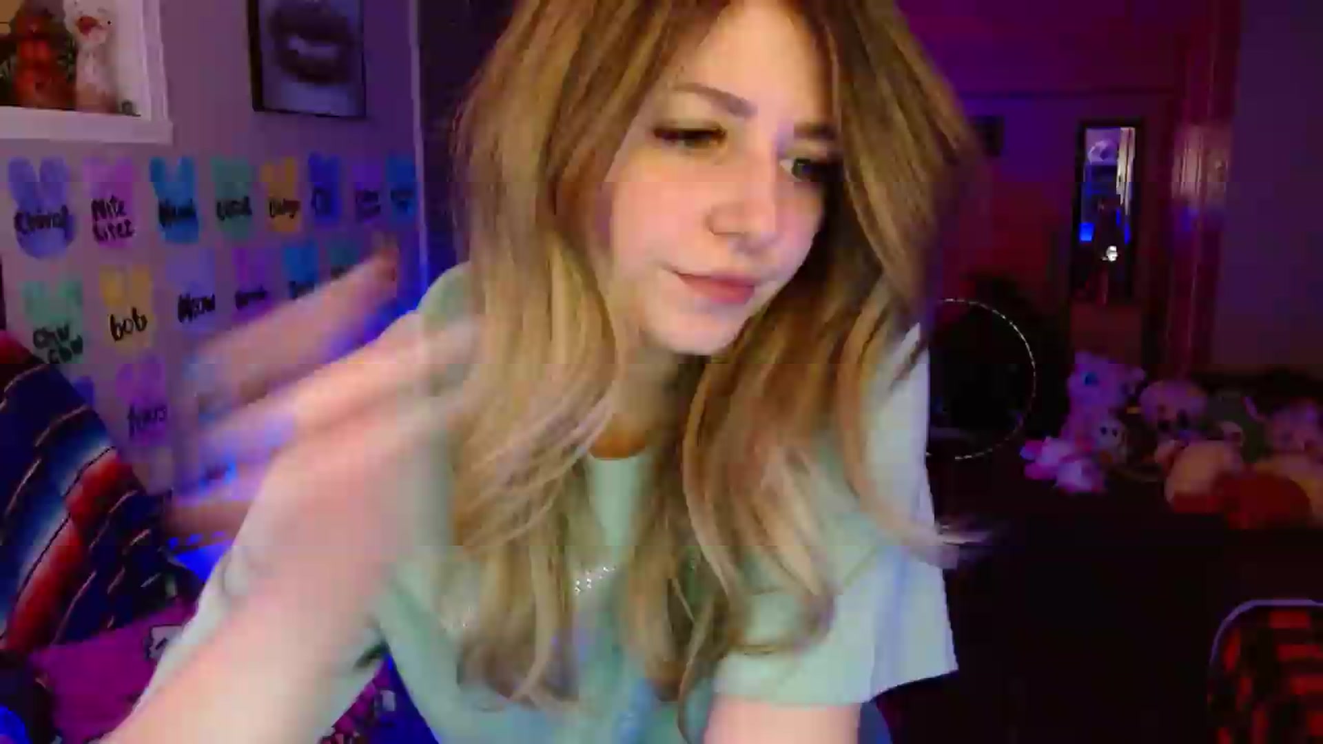 Gallery image thumbnail from Serafina's myfreecams stream on, 05/17/2026, 04:57 image 5 of 20