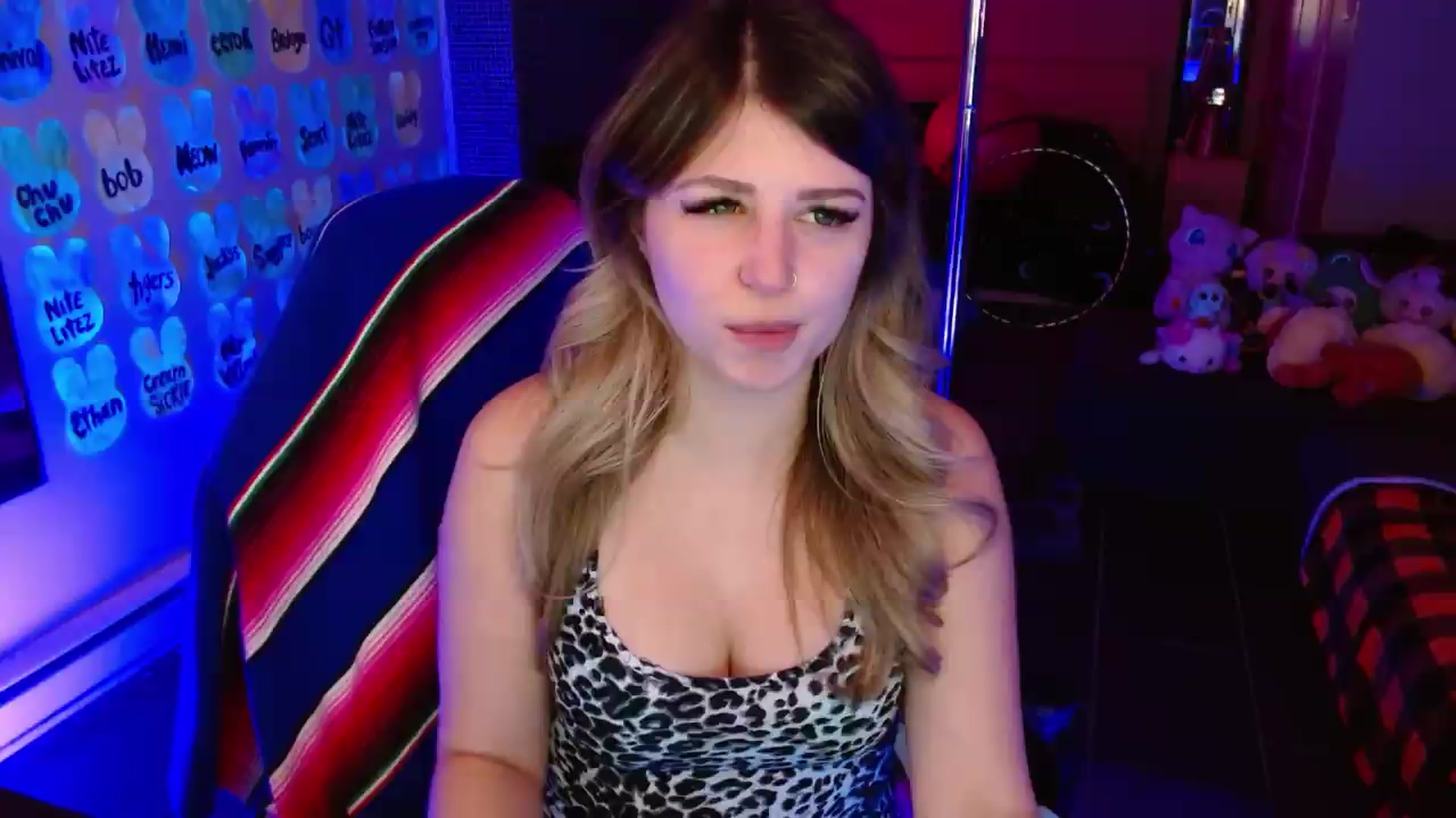 Gallery image thumbnail from Serafina's myfreecams stream on, 05/18/2026, 03:13 image 13 of 20