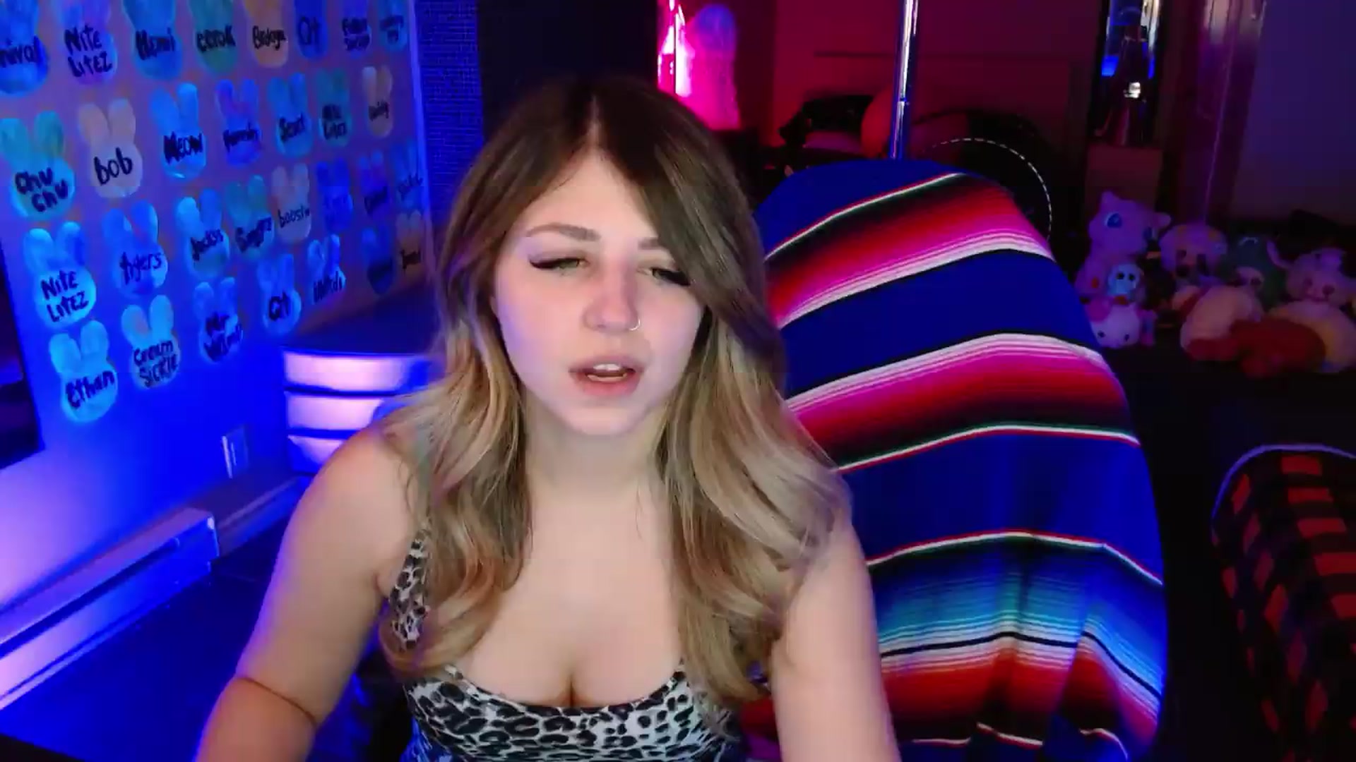 Gallery image thumbnail from Serafina's myfreecams stream on, 05/18/2026, 03:13 image 17 of 20