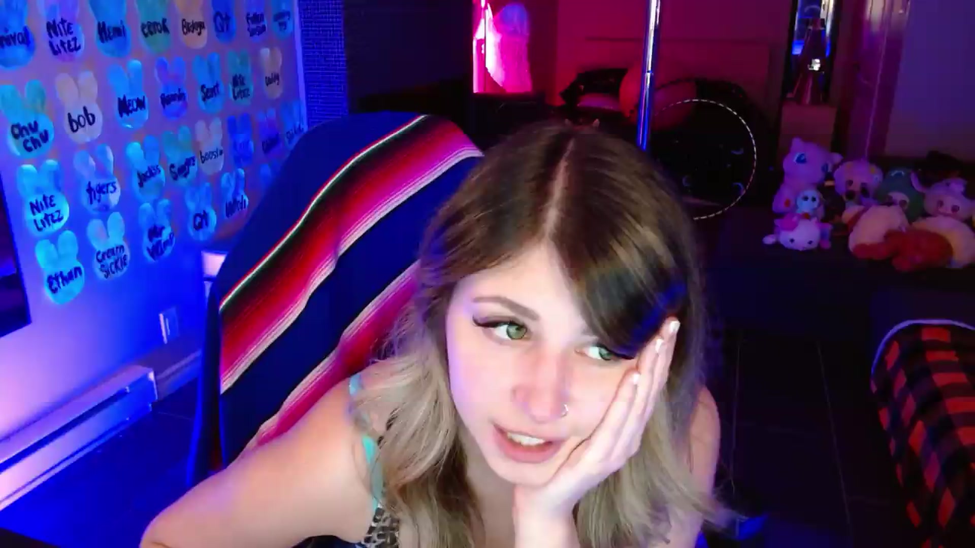 Gallery image thumbnail from Serafina's myfreecams stream on, 05/18/2026, 03:13 image 15 of 20