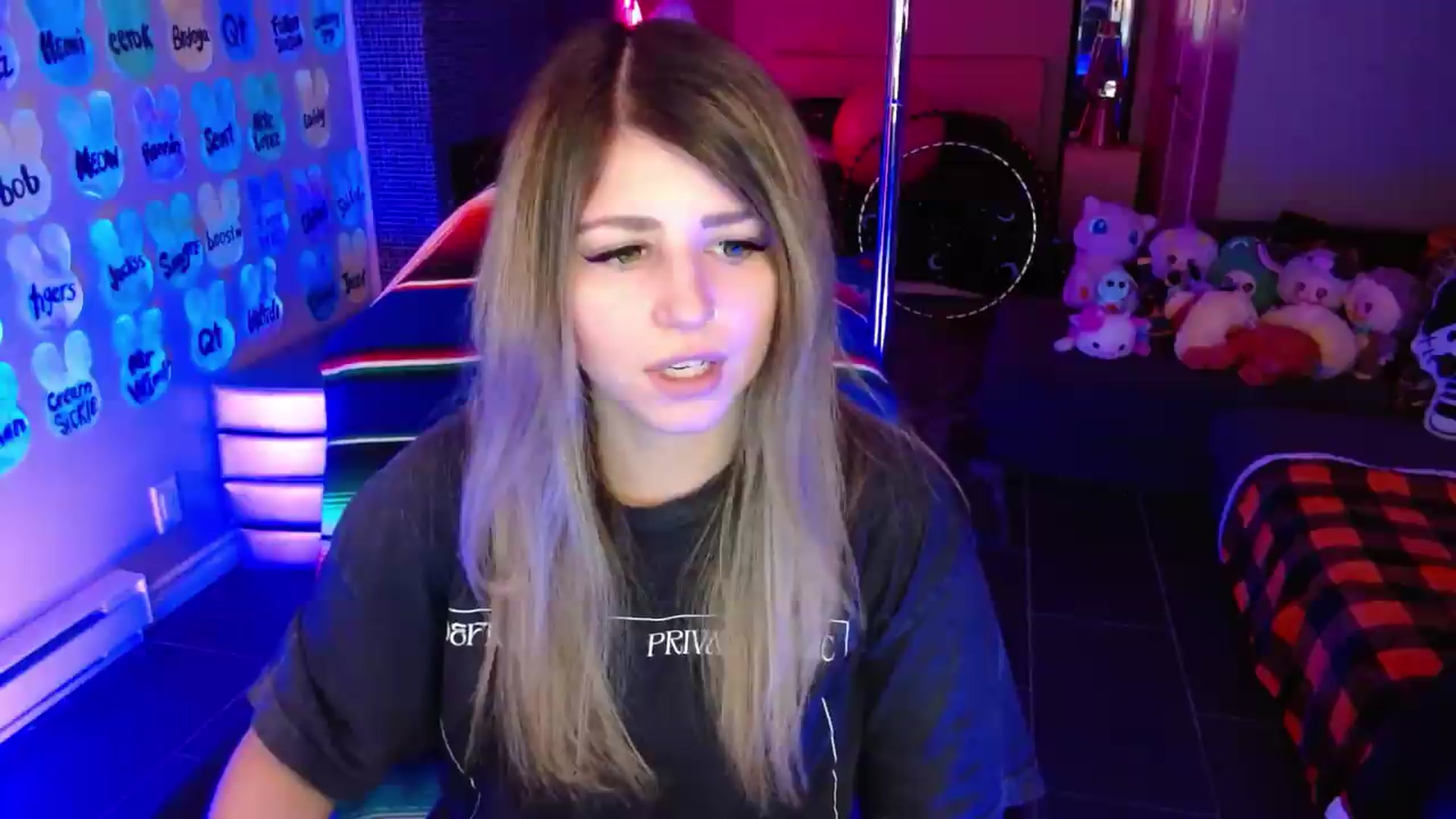 Gallery image thumbnail from Serafina's myfreecams stream on, 05/22/2026, 03:35 image 3 of 20