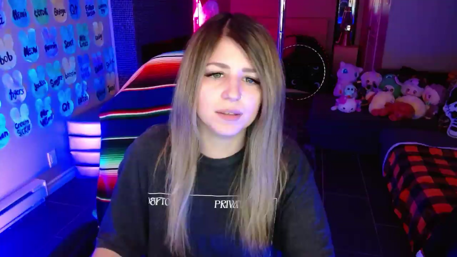 Gallery image thumbnail from Serafina's myfreecams stream on, 05/22/2026, 03:35 image 11 of 20
