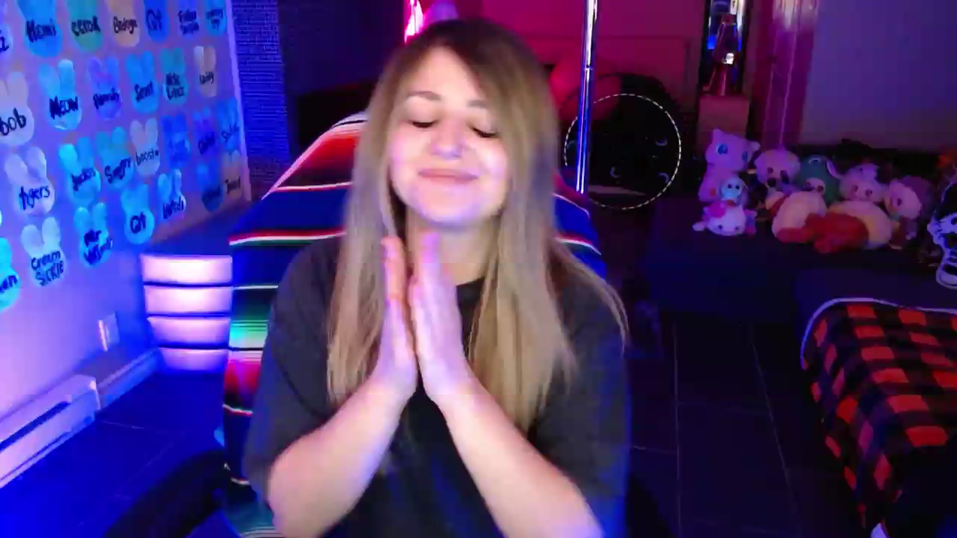 Gallery image thumbnail from Serafina's myfreecams stream on, 05/22/2026, 03:35 image 15 of 20