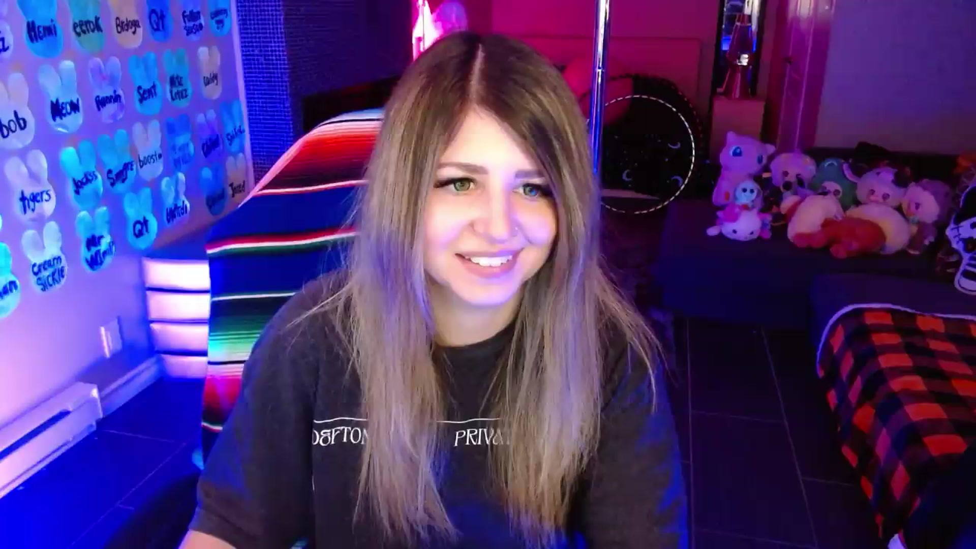 Gallery image thumbnail from Serafina's myfreecams stream on, 05/22/2026, 03:35 image 6 of 20