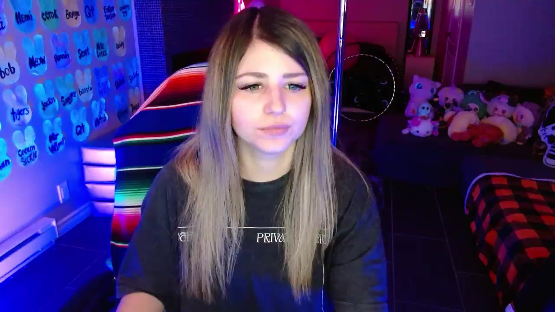 Gallery image thumbnail from Serafina's myfreecams stream on, 05/22/2026, 03:35 image 2 of 20