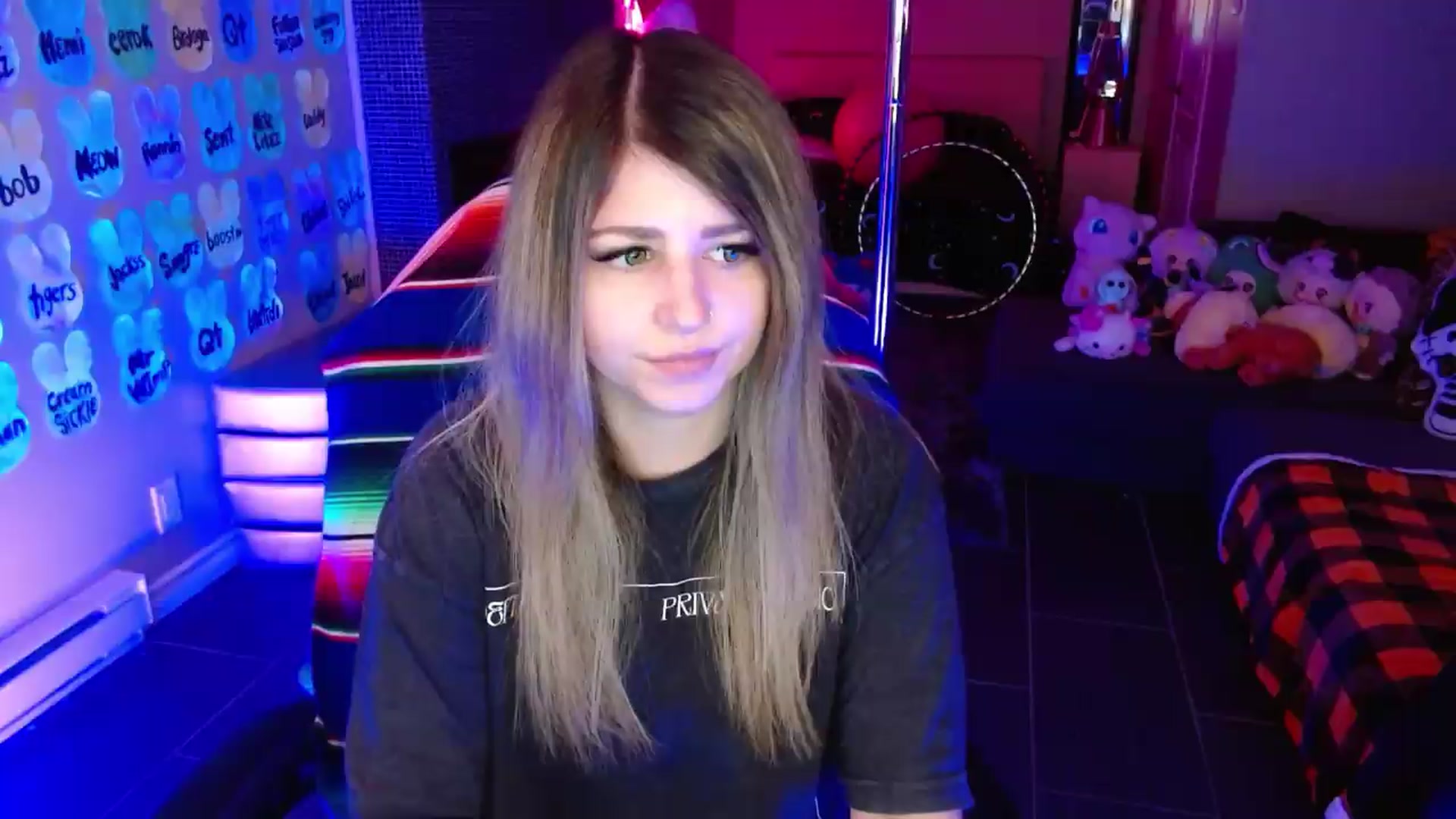 Gallery image thumbnail from Serafina's myfreecams stream on, 05/22/2026, 03:35 image 4 of 20