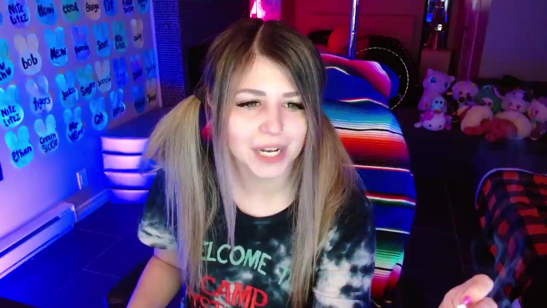 Gallery image thumbnail from Serafina's myfreecams stream on, 05/23/2026, 04:10 image 7 of 20