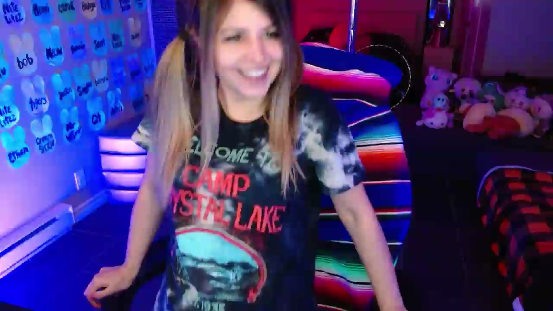 Gallery image thumbnail from Serafina's myfreecams stream on, 05/23/2026, 04:10 image 18 of 20