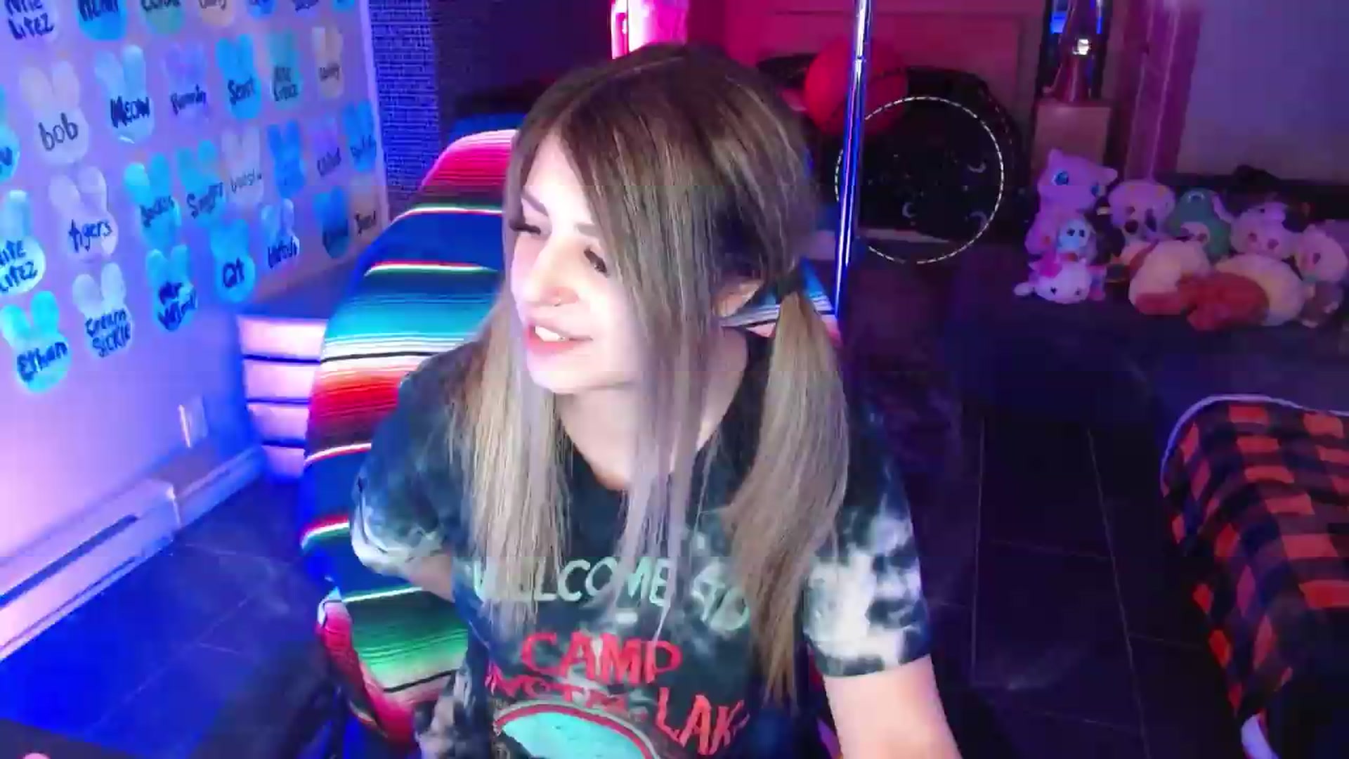 Gallery image thumbnail from Serafina's myfreecams stream on, 05/23/2026, 04:10 image 9 of 20
