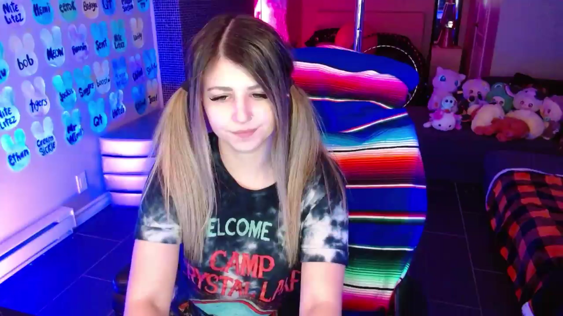 Gallery image thumbnail from Serafina's myfreecams stream on, 05/23/2026, 04:10 image 17 of 20