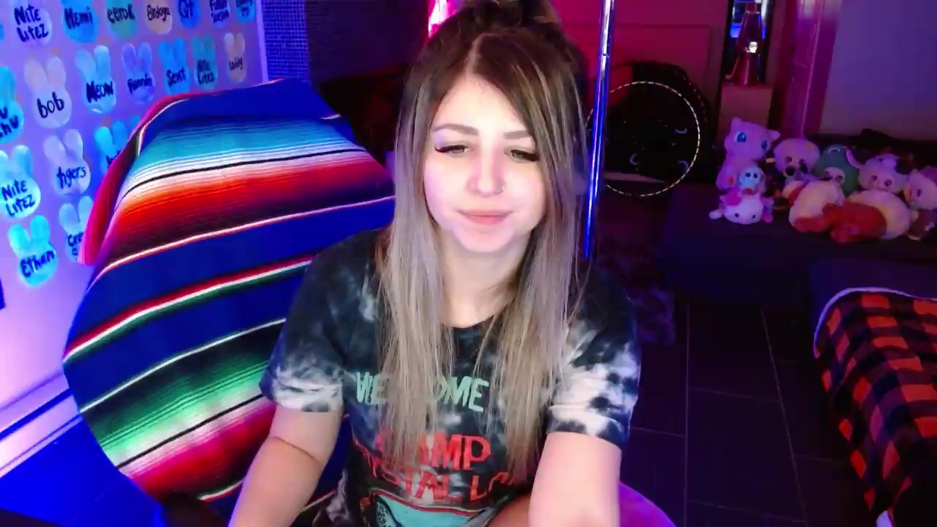 Gallery image thumbnail from Serafina's myfreecams stream on, 05/23/2026, 04:10 image 1 of 20