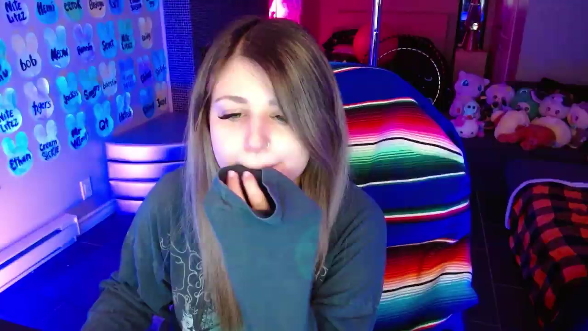 Gallery image thumbnail from Serafina's myfreecams stream on, 05/28/2026, 03:39 image 9 of 20