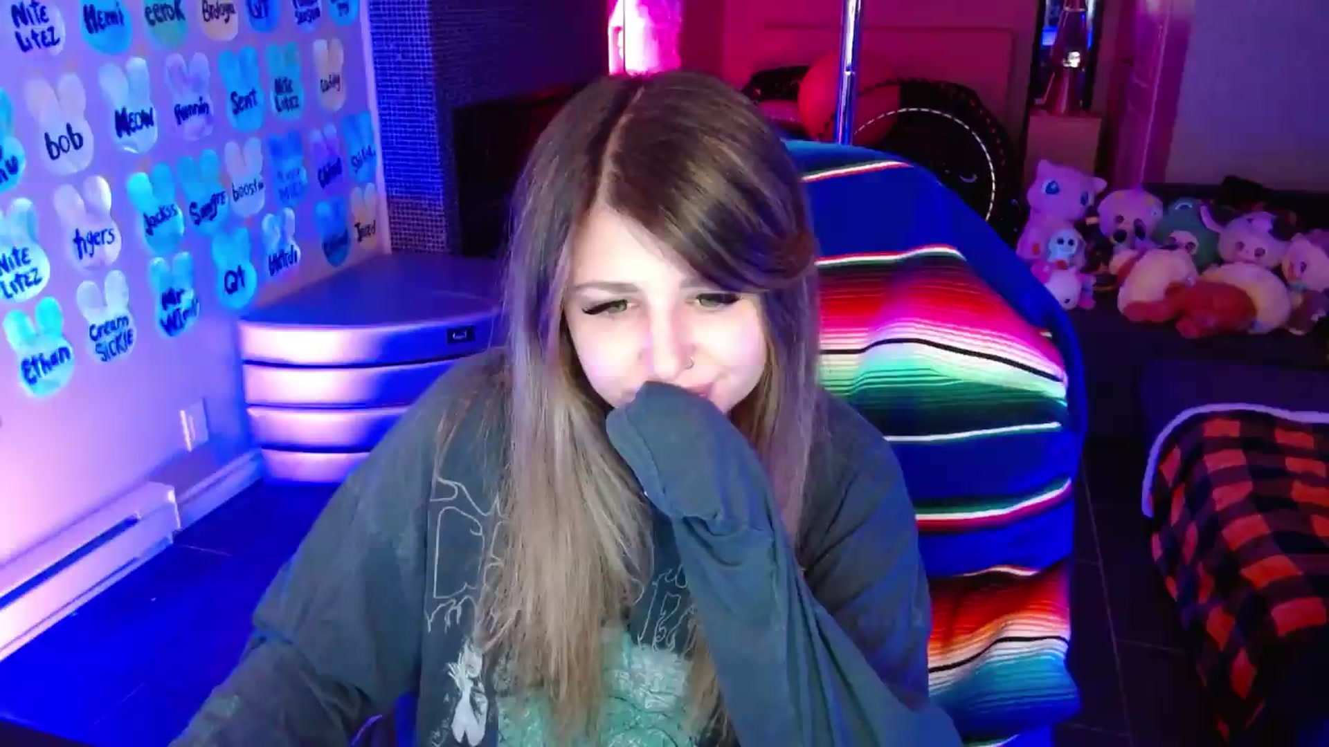 Gallery image thumbnail from Serafina's myfreecams stream on, 05/28/2026, 03:39 image 15 of 20
