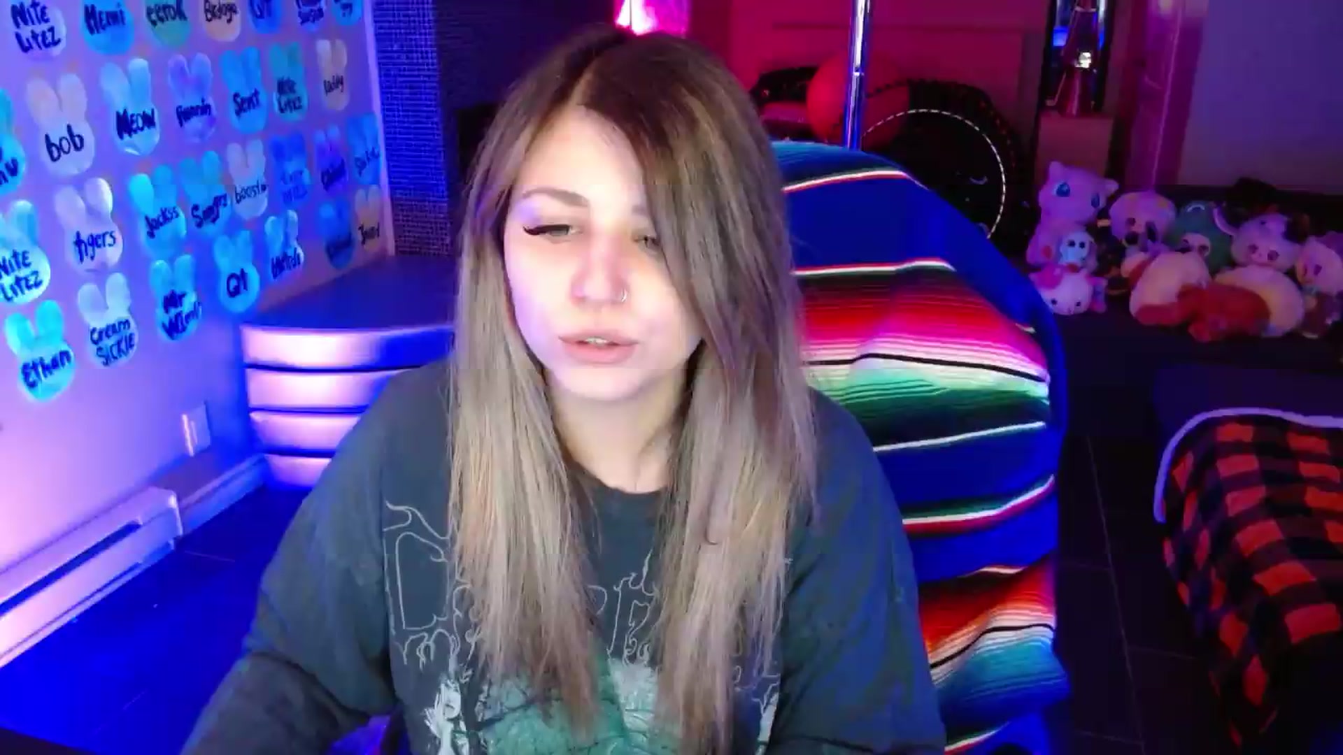 Gallery image thumbnail from Serafina's myfreecams stream on, 05/28/2026, 03:39 image 16 of 20