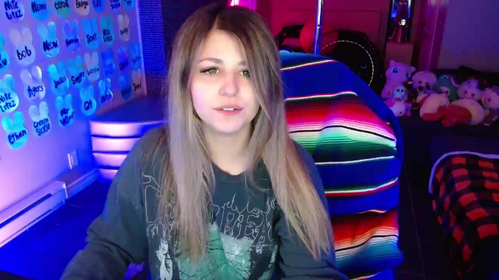 Gallery image thumbnail from Serafina's myfreecams stream on, 05/28/2026, 03:39 image 14 of 20