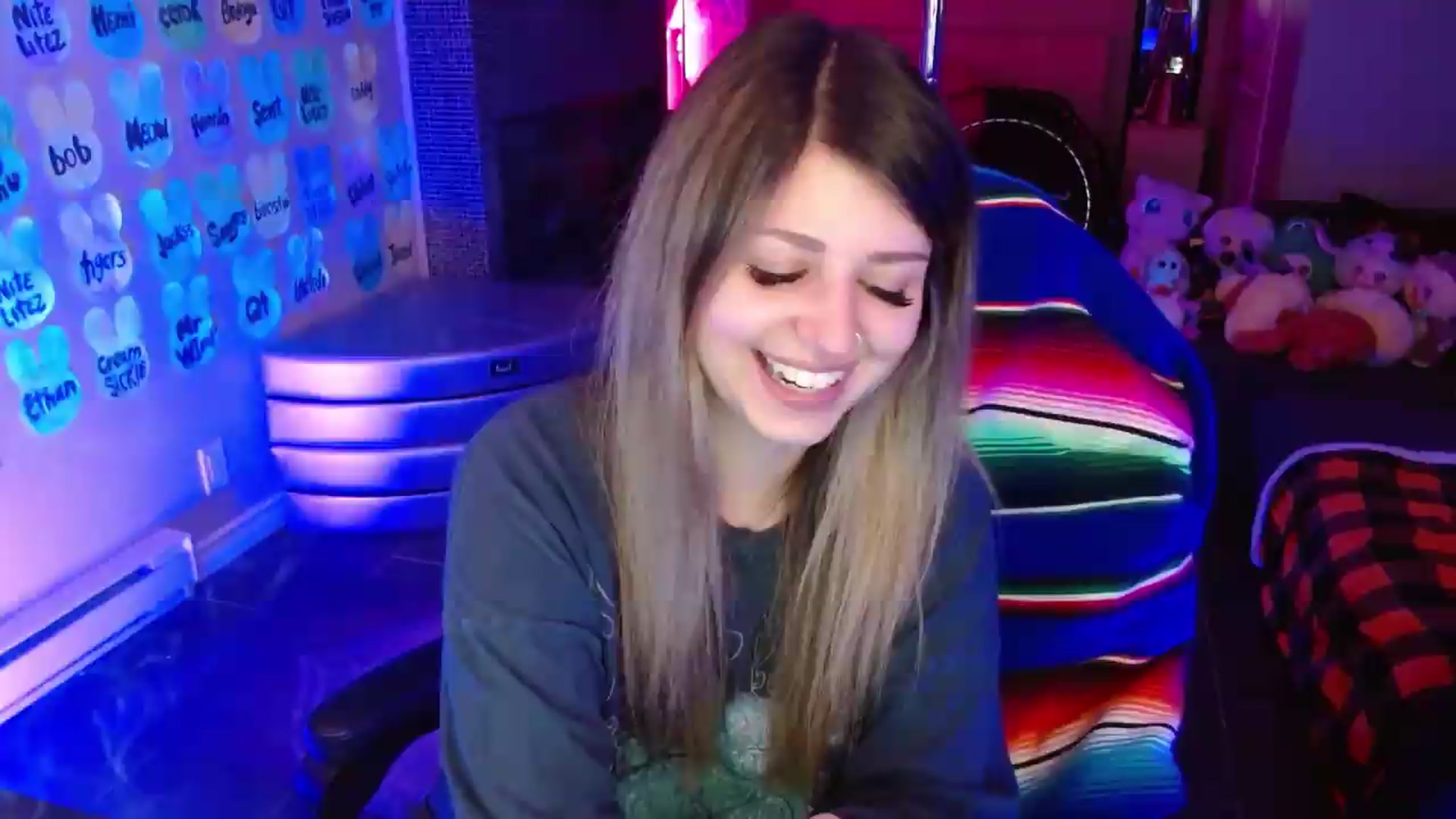 Gallery image thumbnail from Serafina's myfreecams stream on, 05/28/2026, 03:39 image 18 of 20