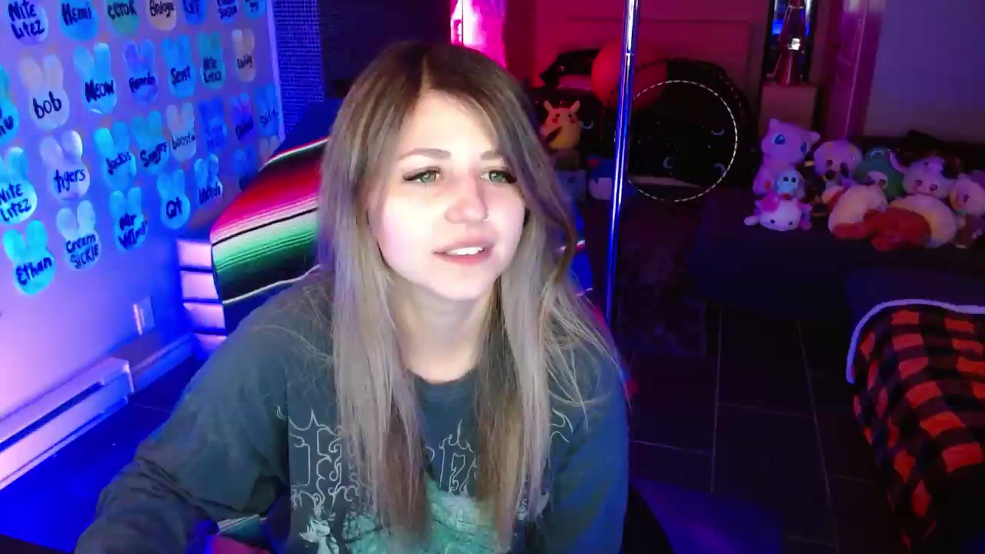 Gallery image thumbnail from Serafina's myfreecams stream on, 05/28/2026, 03:39 image 4 of 20